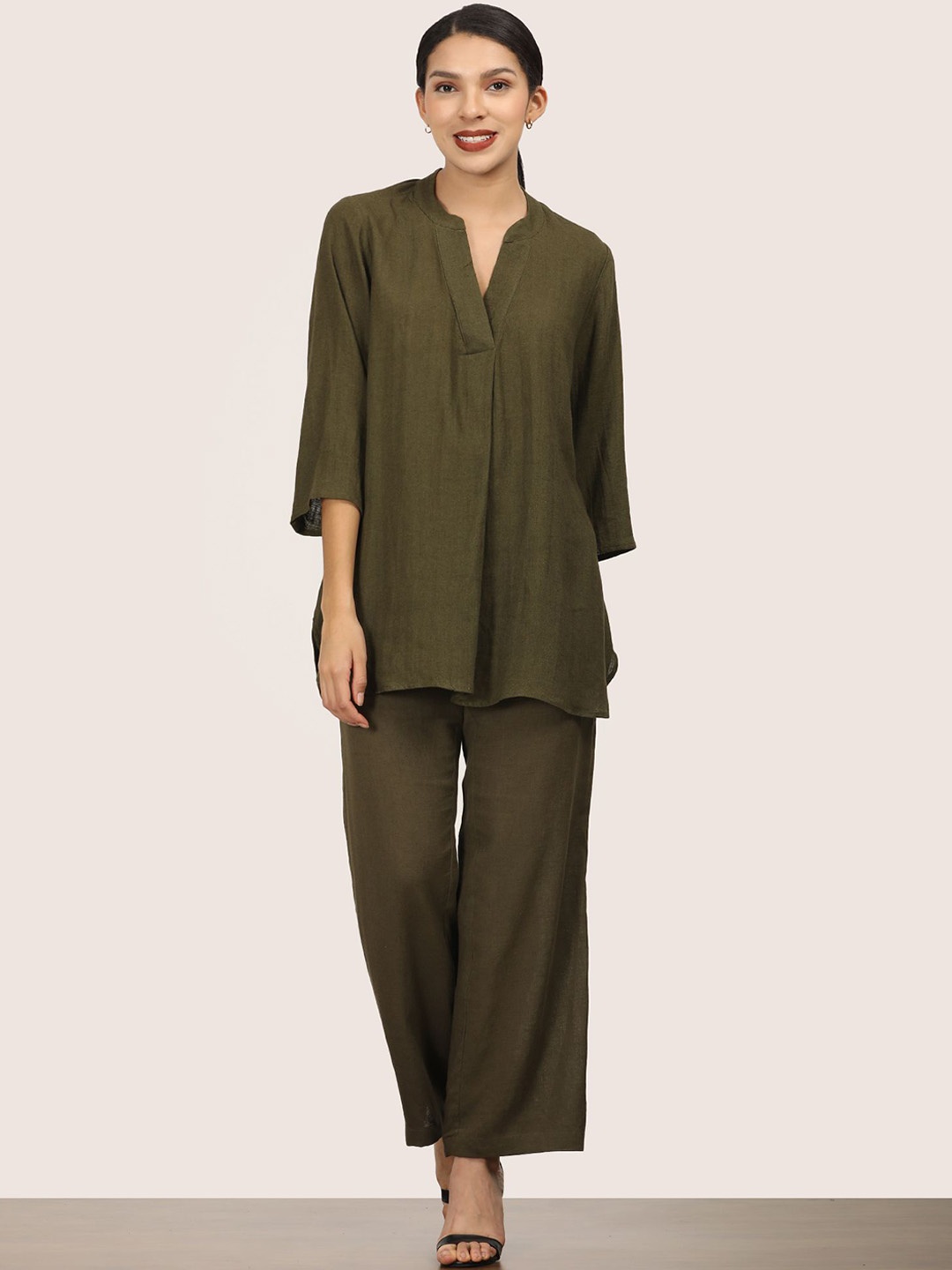 

Saltpetre Mandarin Collar Linen Tunic With Trousers, Olive