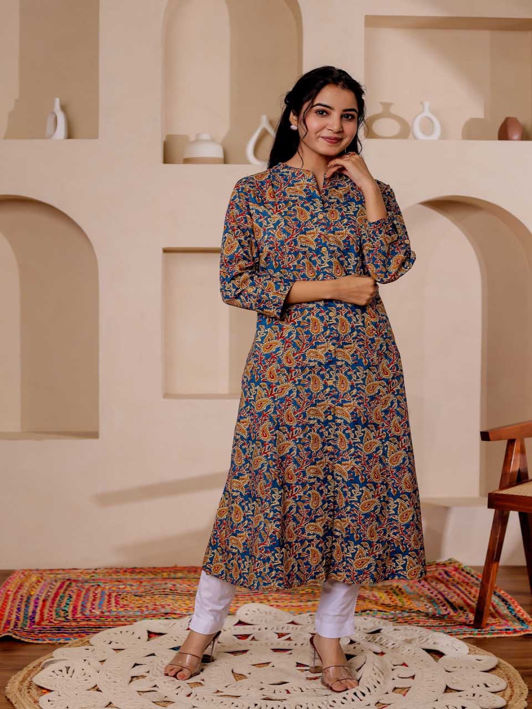 

VASVI Floral Printed Mandarin Collar Straight Kurta, Blue