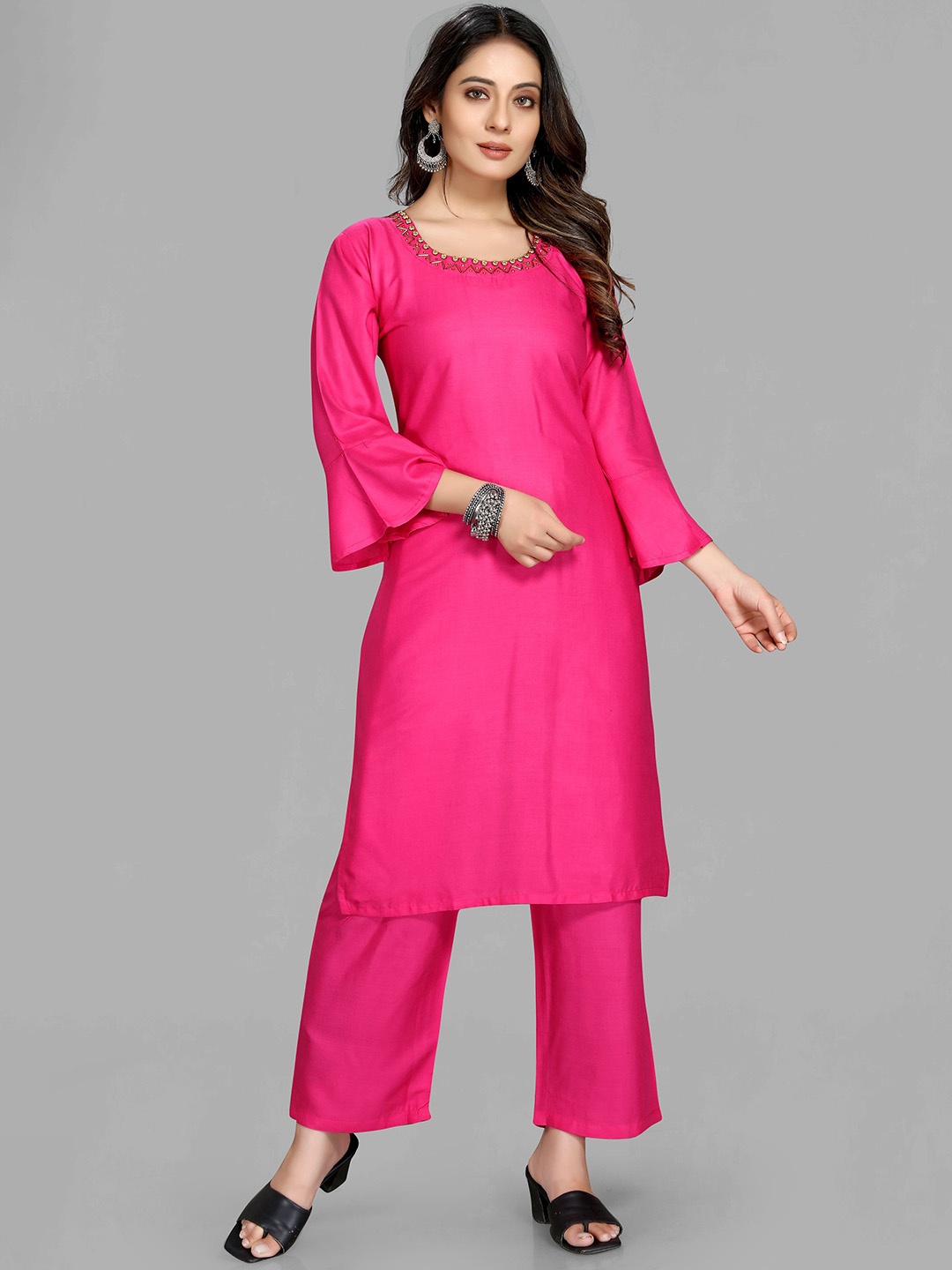 

Krimmple Round Neck Embroidered Straight Kurta With Trousers, Pink