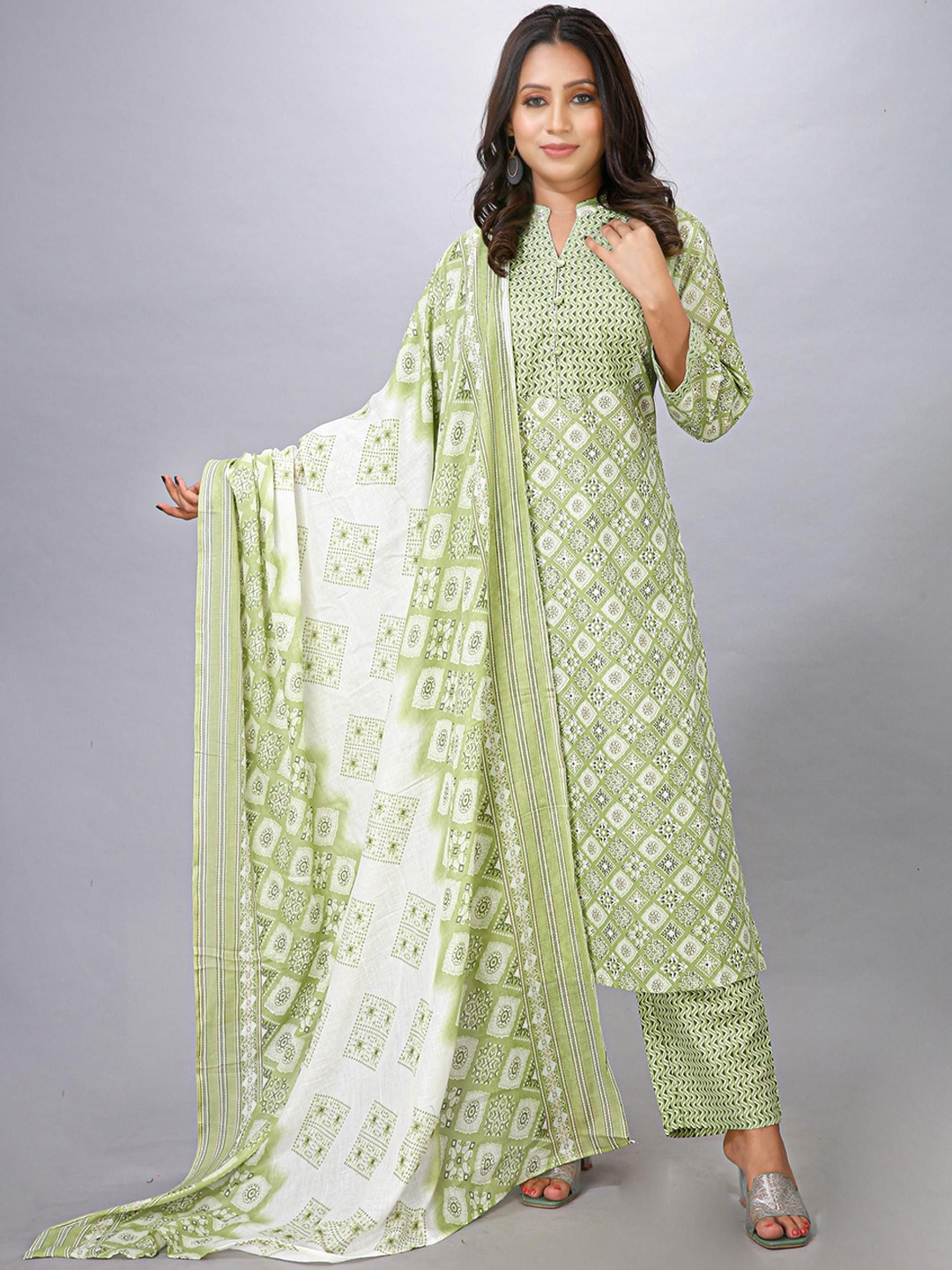 

Krimmple Women Floral Printed Regular Kurti with Palazzos & With Dupatta, Green