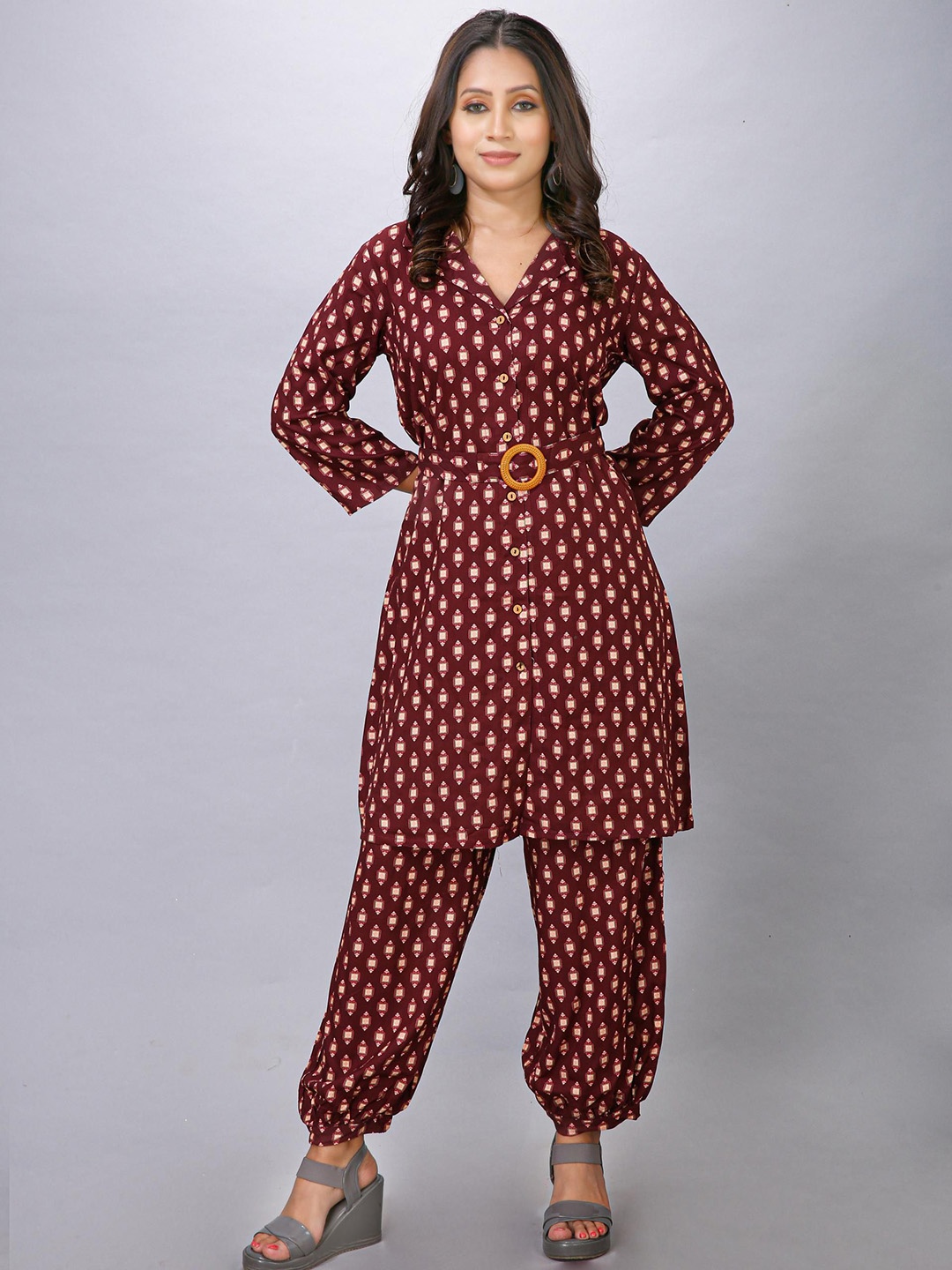 

Krimmple Floral Printed Shirt Collar A-Line Kurta With Trousers And Belt, Brown