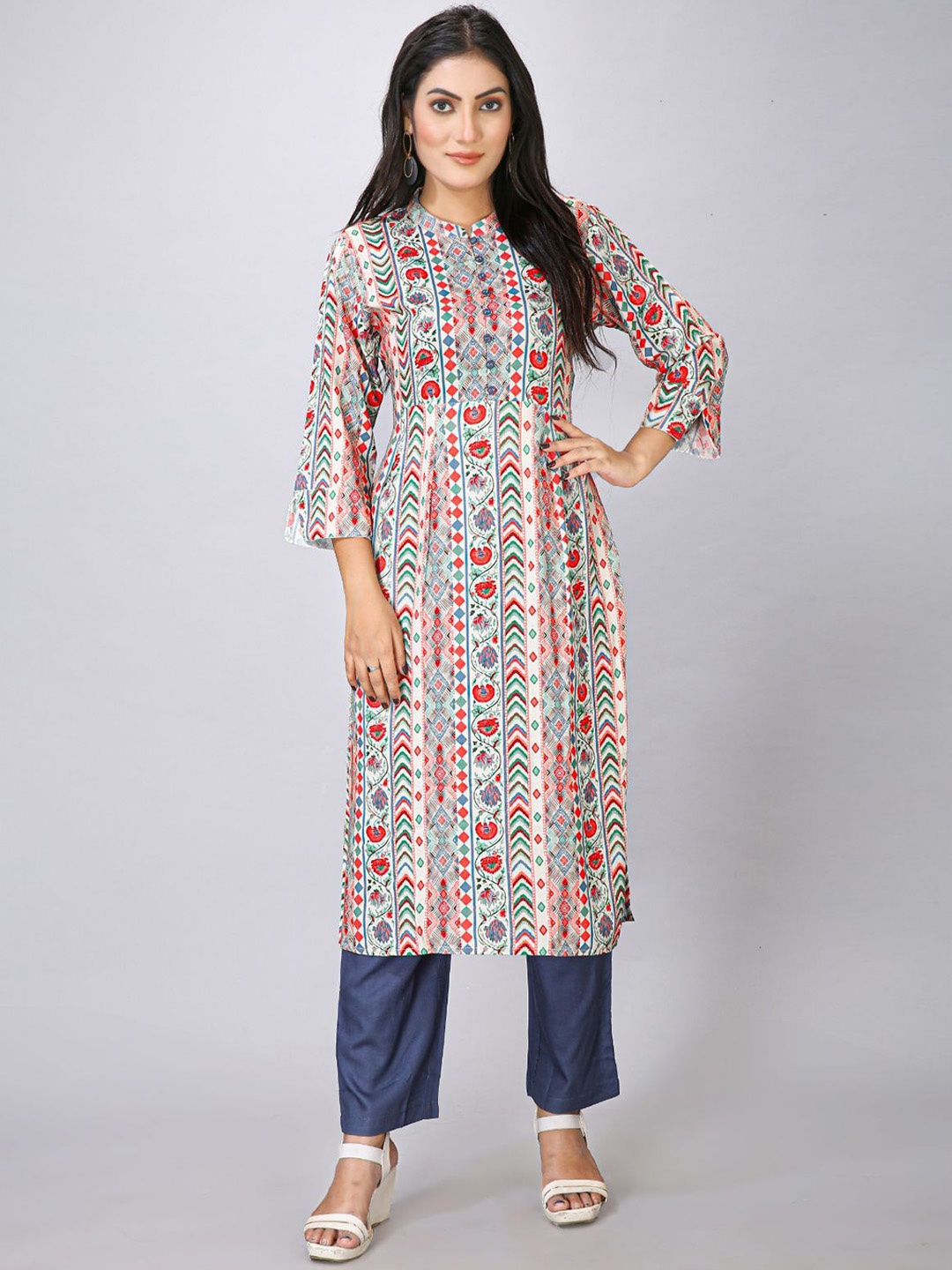 

Krimmple Floral Printed Mandarin Collar Straight Kurta With Trousers, White