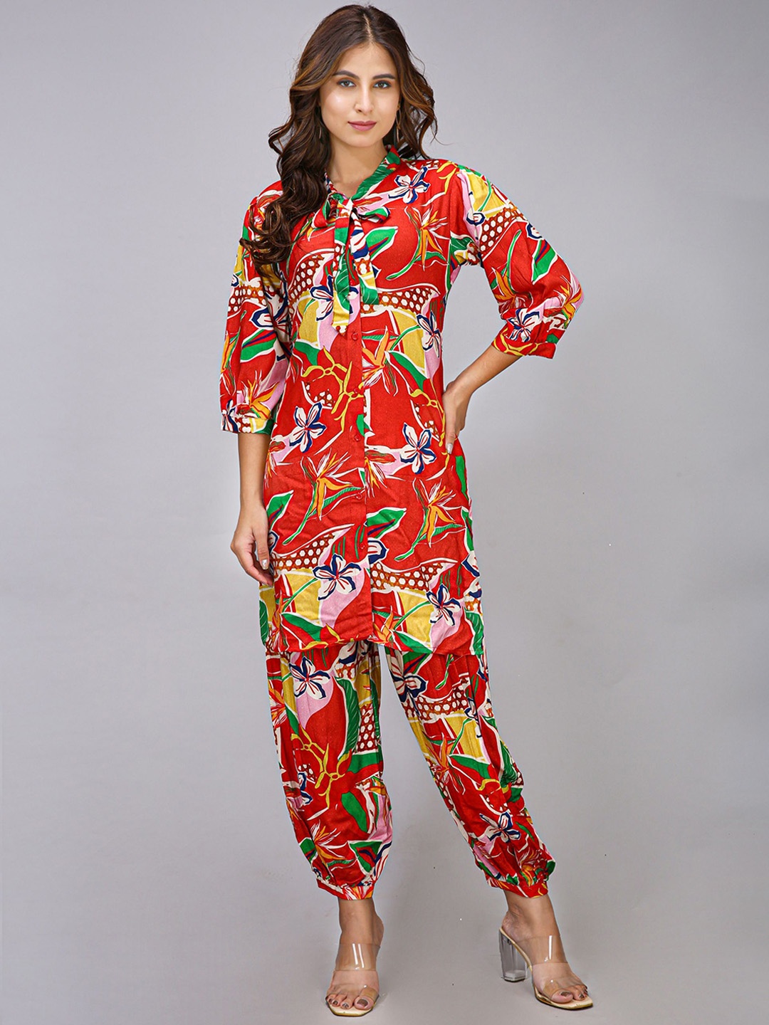 

Krimmple Floral Printed Tie-Up Neck Straight Kurta With Salwar, Red