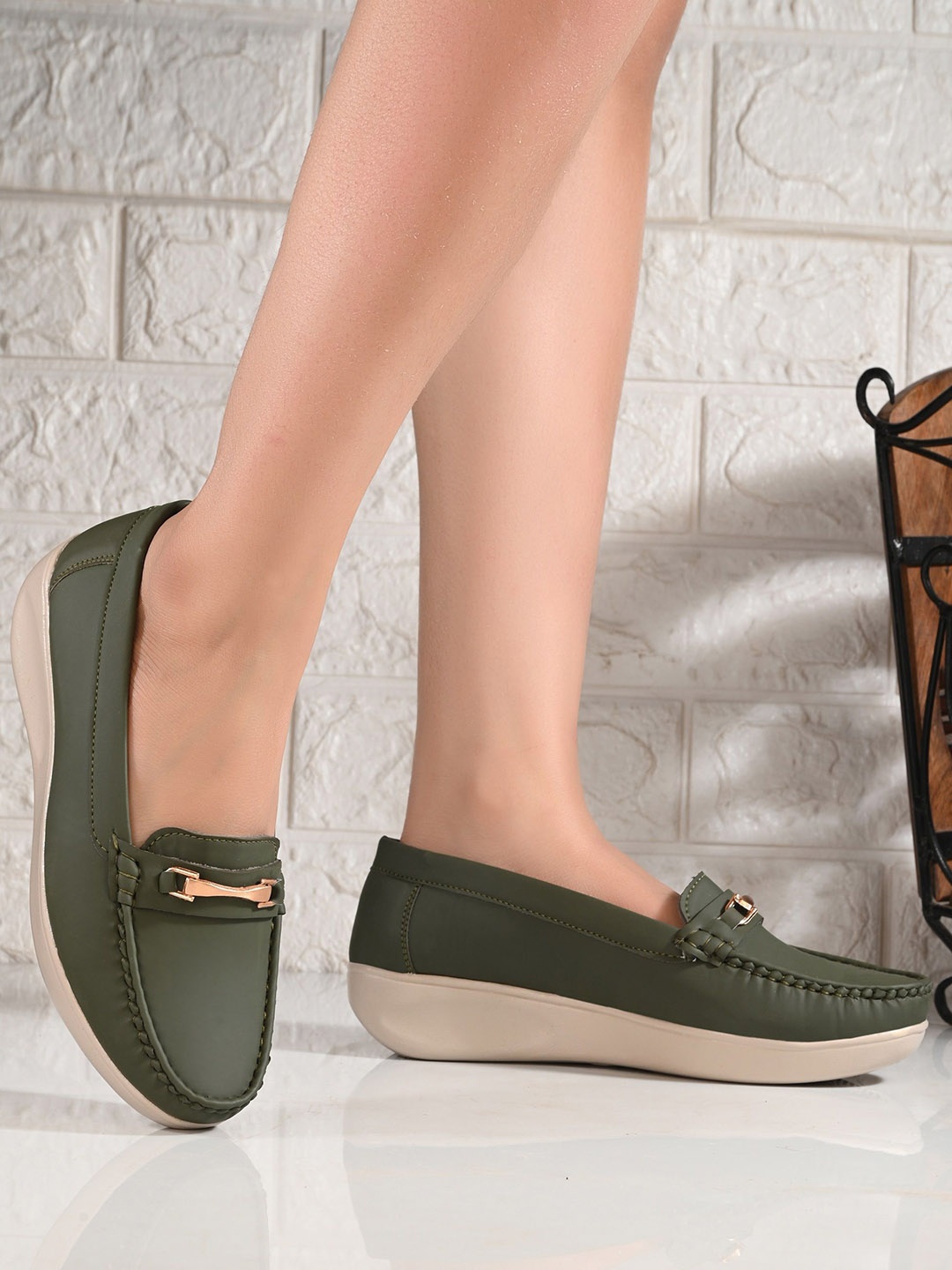 

Layasa Women Loafers, Green