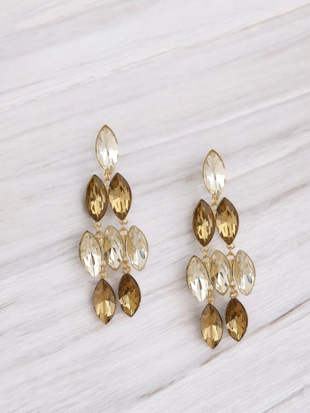 

DressBerry Contemporary Drop Earrings, Gold