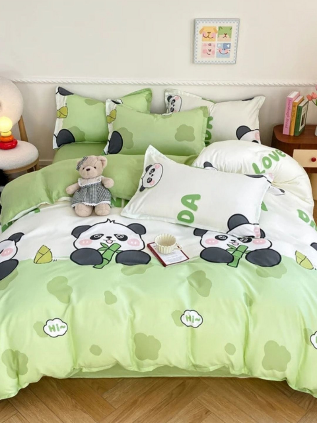 

Famyo Green & White 5 Pieces Quirky Printed Microfiber Double King Regular Bedding Set