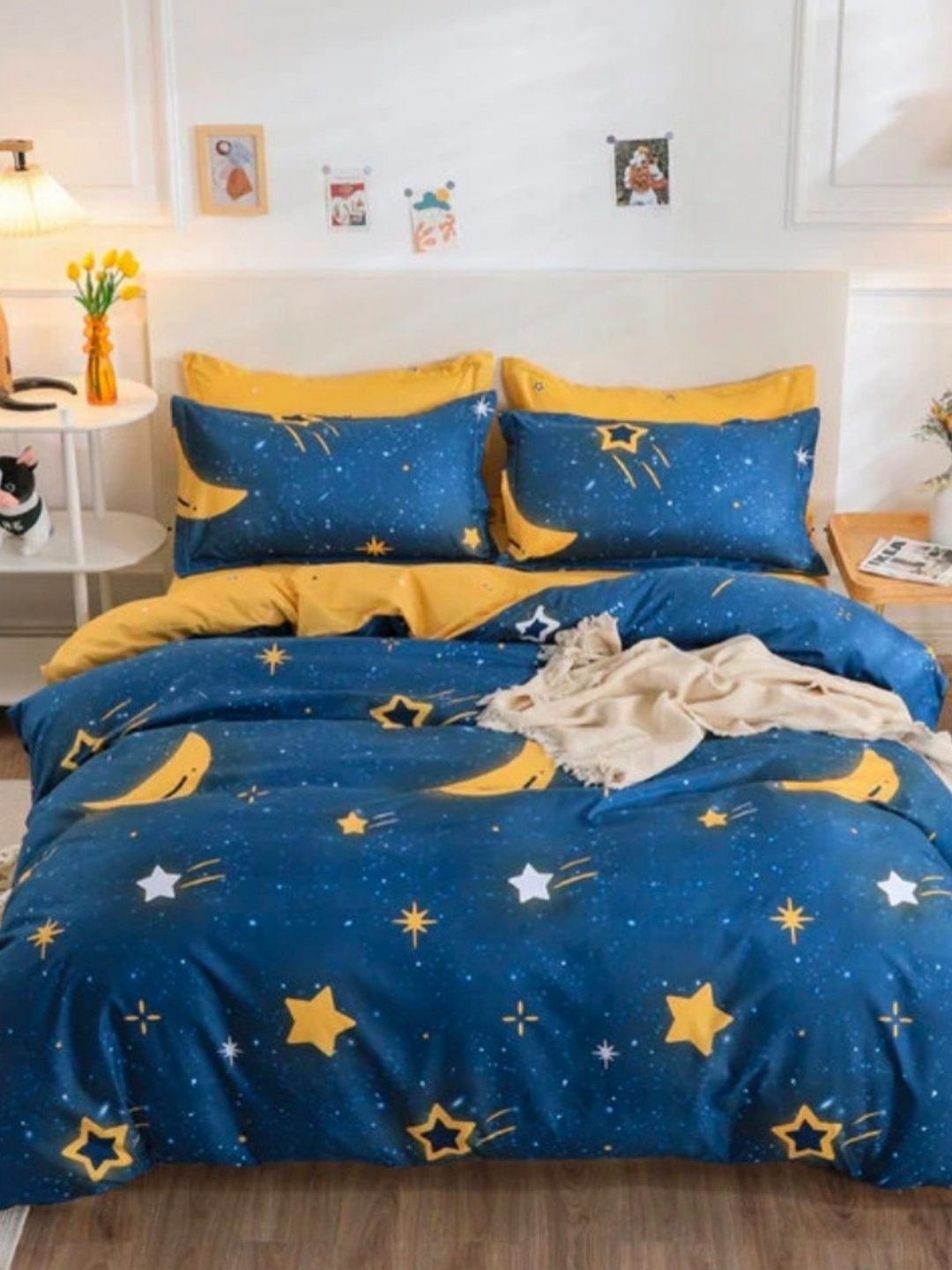 

Famyo Navy Blue & Yellow 5 Pieces Quirky Printed Microfiber Double King Bedding Set