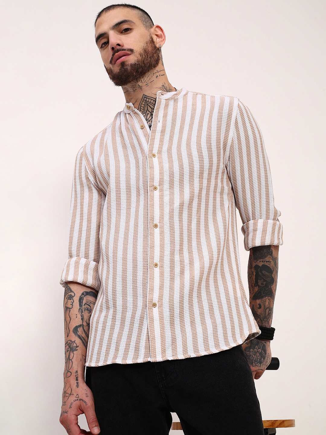 

SHOWOFF Men Comfort Slim Fit Mandarin Collar Vertical Striped Cotton Casual Shirt, White