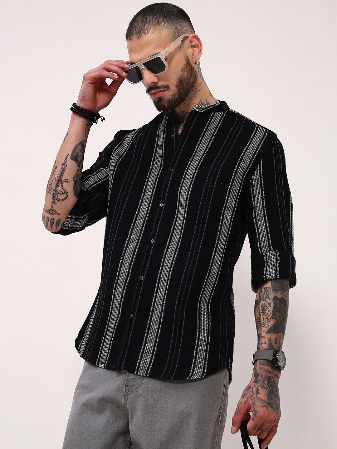 

SHOWOFF Men Comfort Slim Fit Mandarin Collar Vertical Striped Cotton Casual Shirt, Black