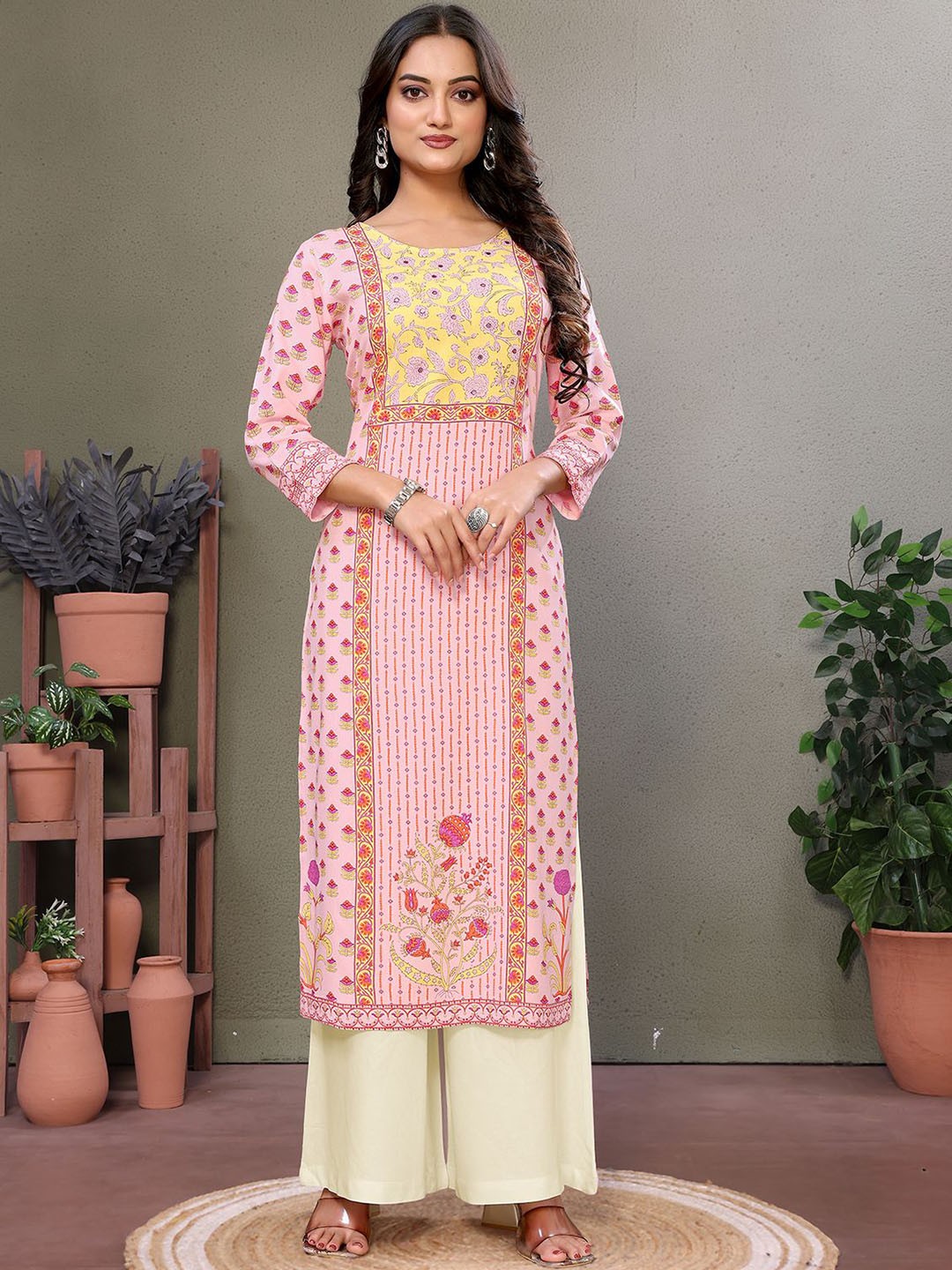 

Rangita Floral Printed Mirror Work Round Neck Straight Kurta, Pink