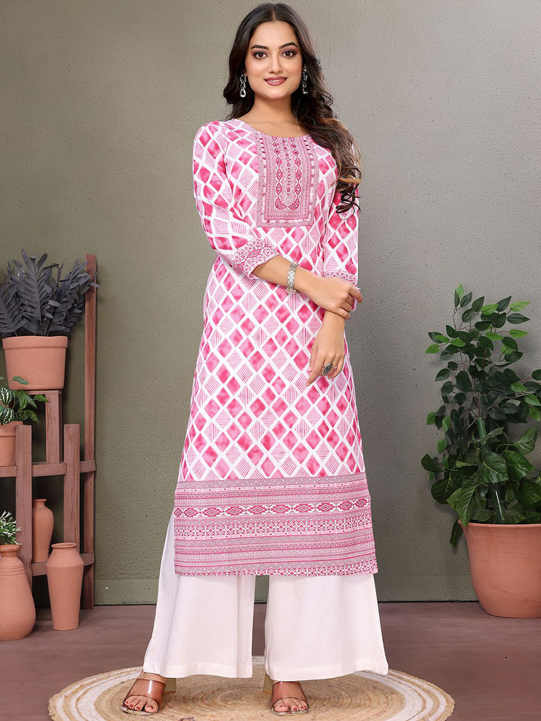 

Rangita Geometric Printed Mirror Work Round Neck Cotton Straight Kurta, Pink