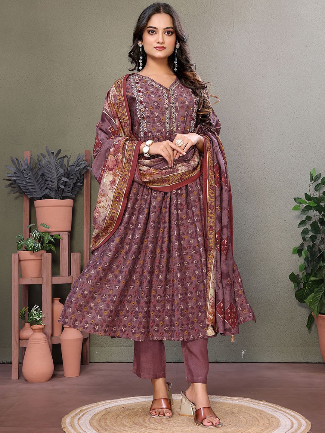 

Rangita Floral Printed Thread Work V Neck Pleated Anarkali Kurta With Trousers And Dupatta, Mauve