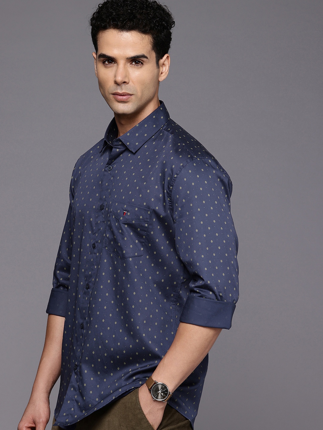 

Louis Philippe Sport Pure Cotton Slim Fit Floral Printed Casual Shirt, Navy blue