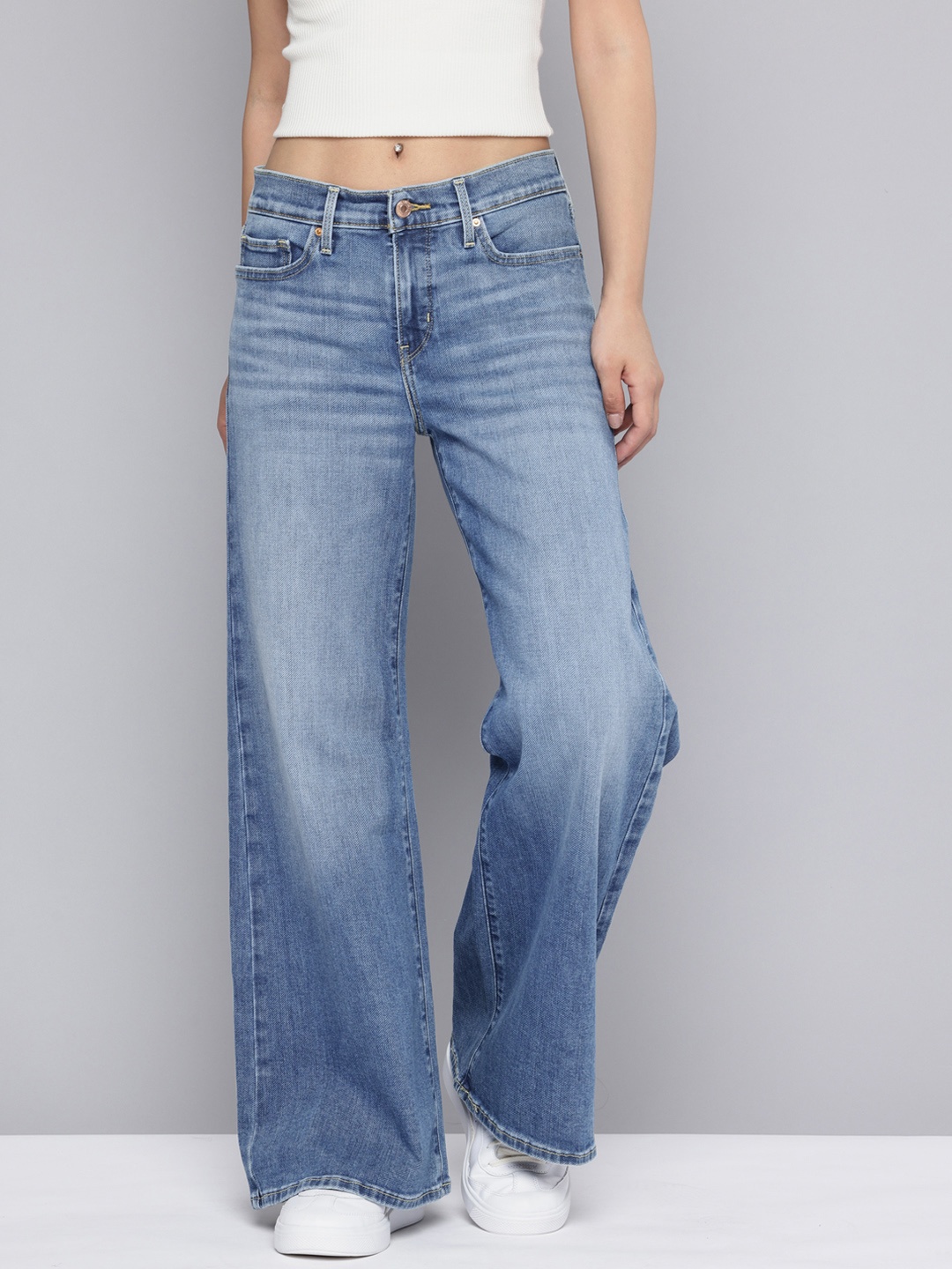 

Levis Women Light Fade Stretchable Jeans, Blue