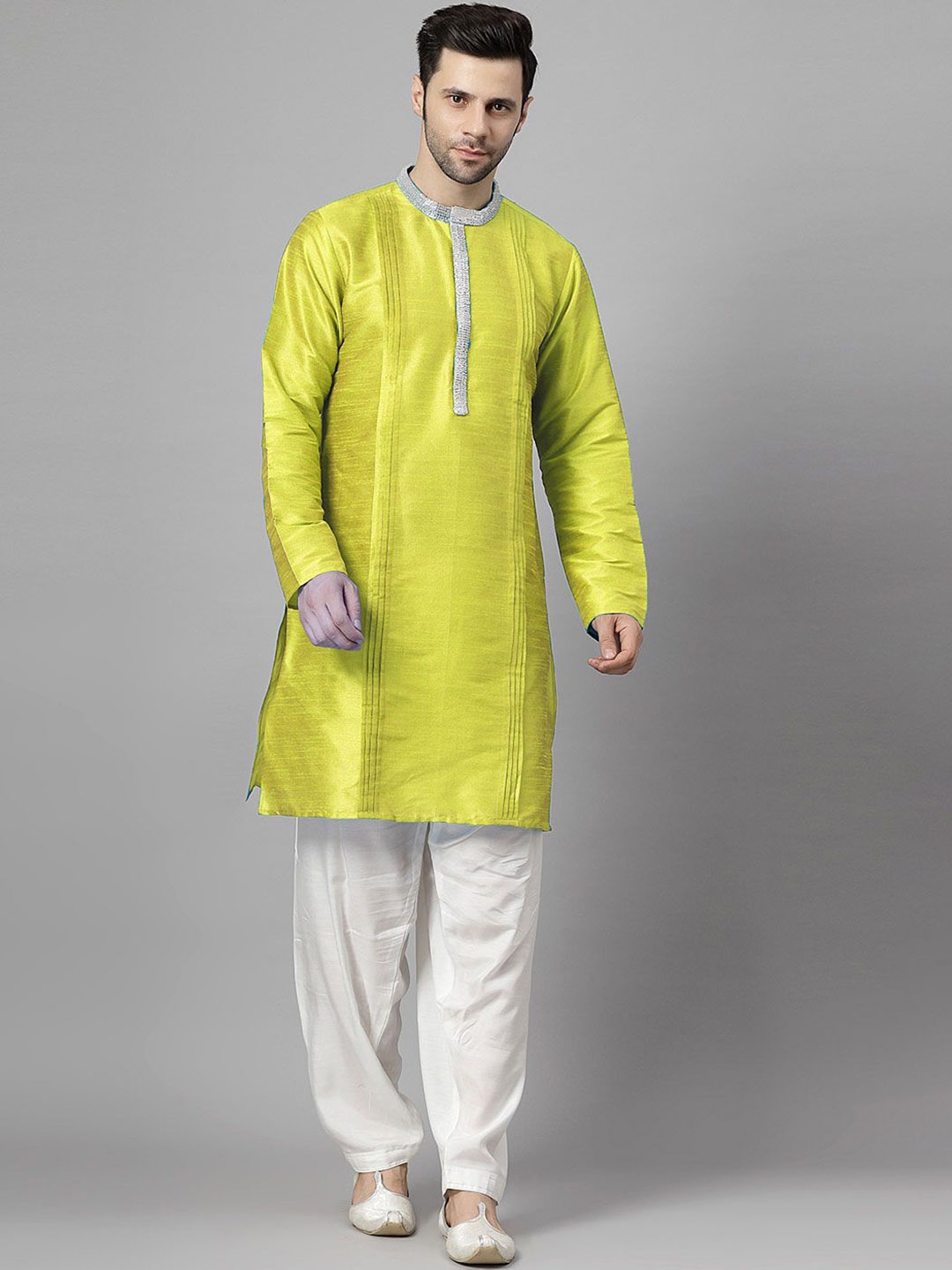 

Utsav Fashion Mandarin Collar Pleated Straight Kurta With Pyjamas, Green