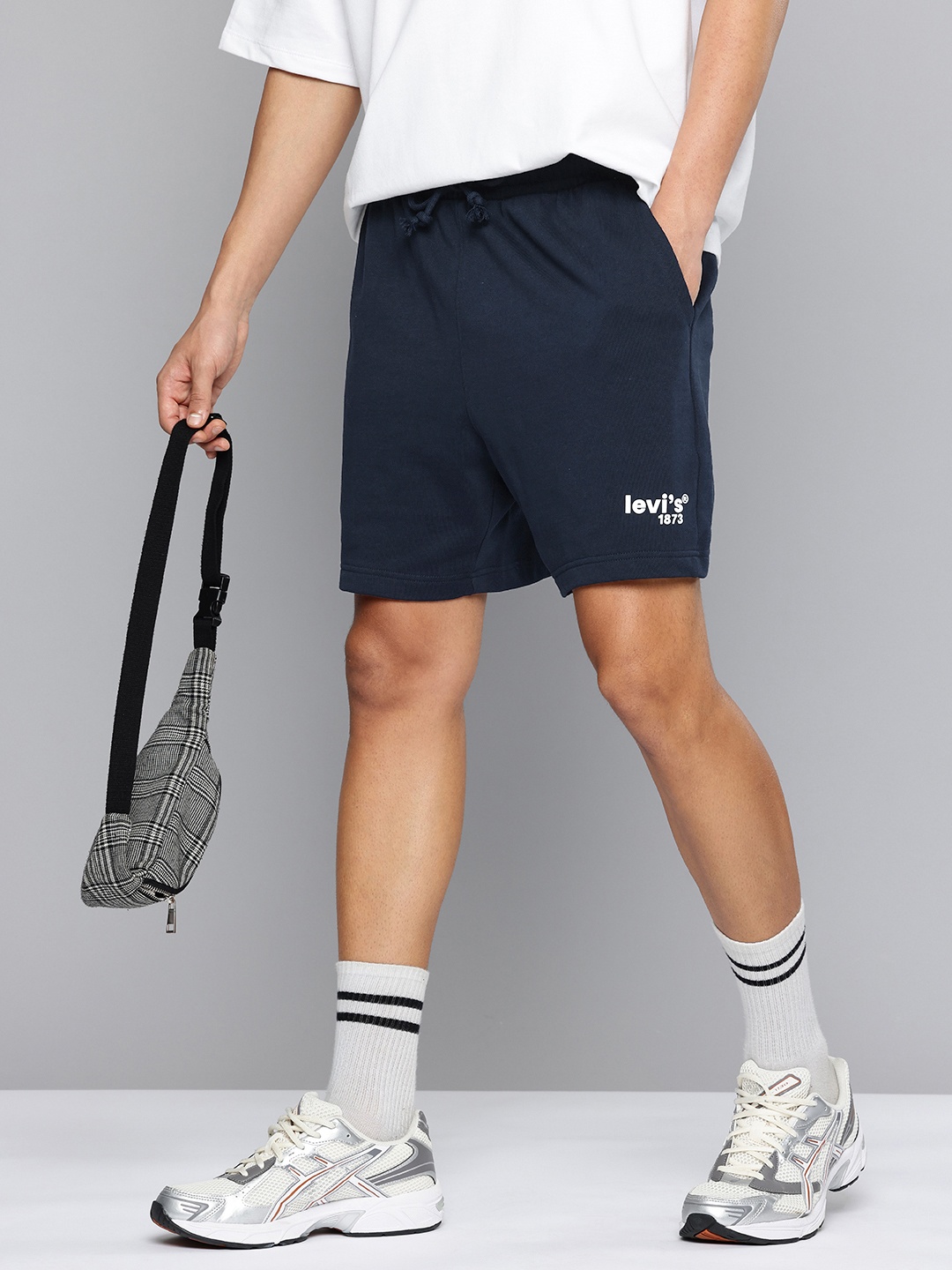 

Levis Men Pure Cotton Typography Printed Shorts, Navy blue