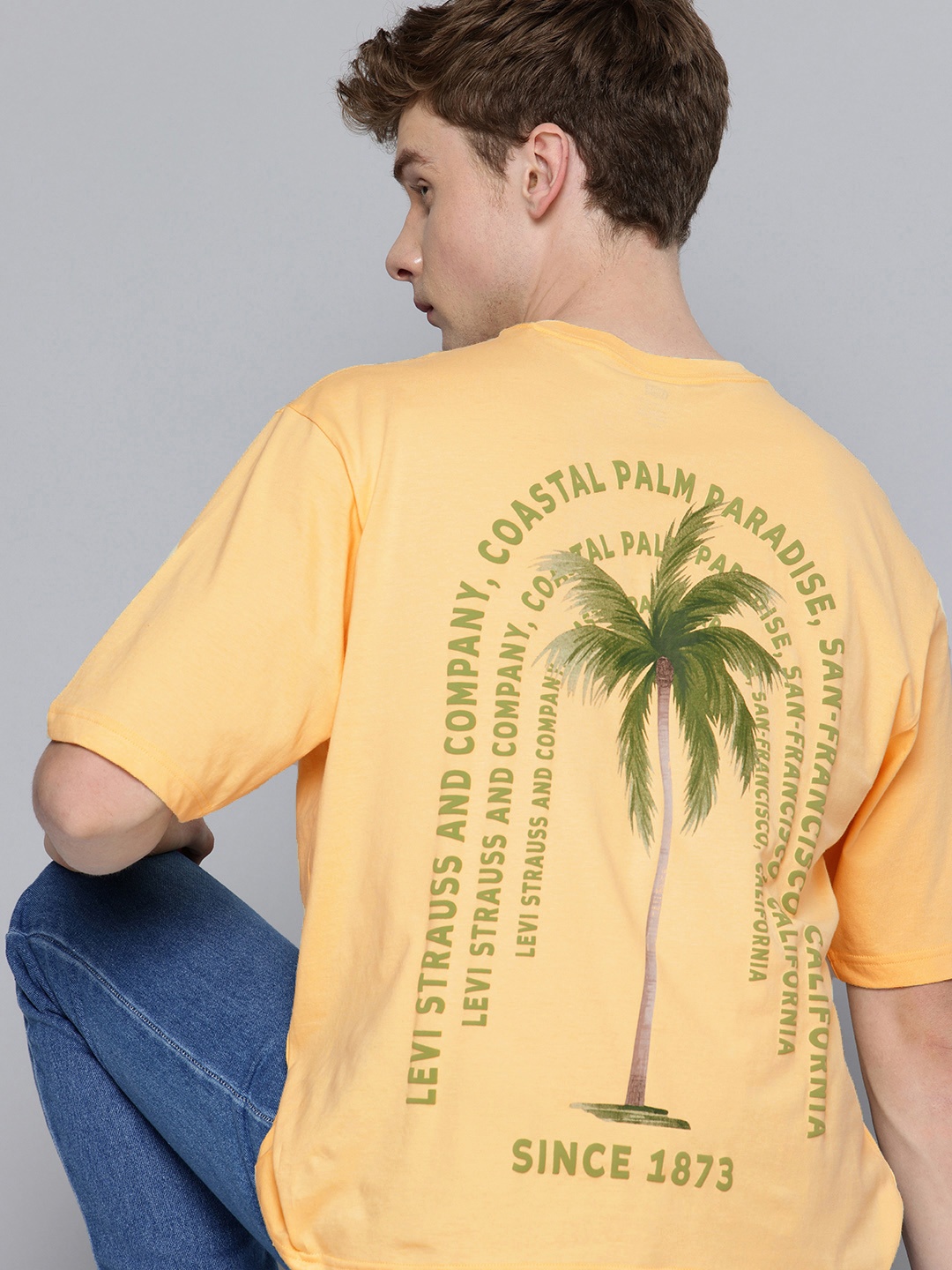 

Levis Graphic Printed Drop-Shoulder Sleeves Pure Cotton T-shirt, Yellow