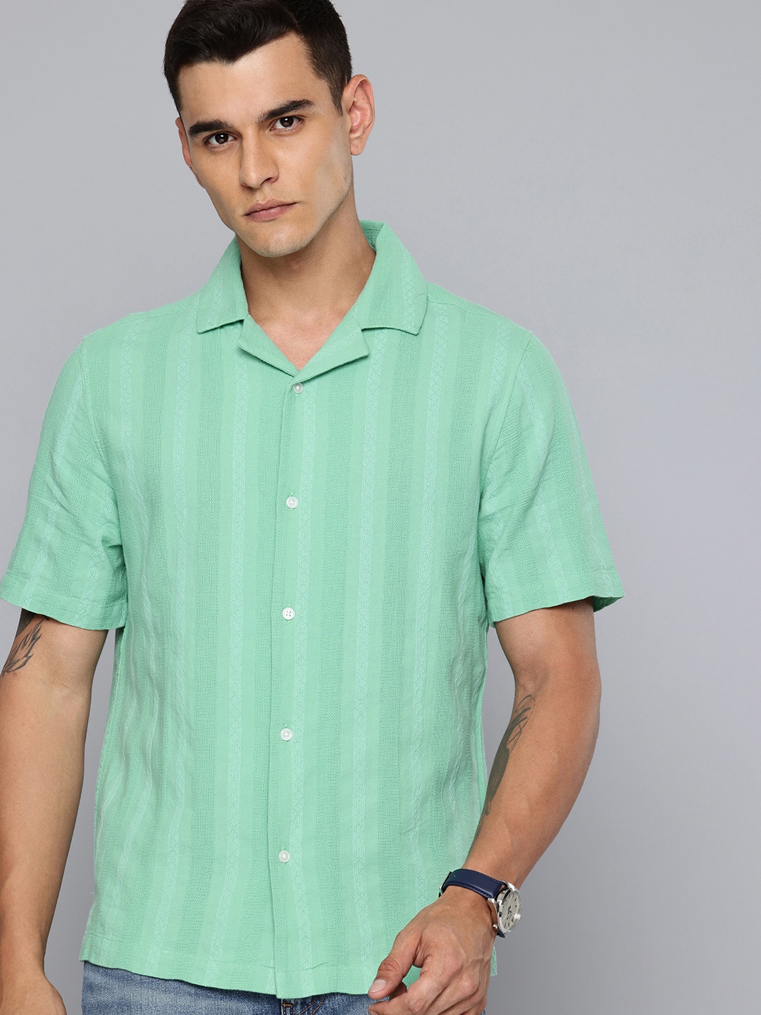 

Levis Self Striped Pure Cotton Casual Shirt, Green