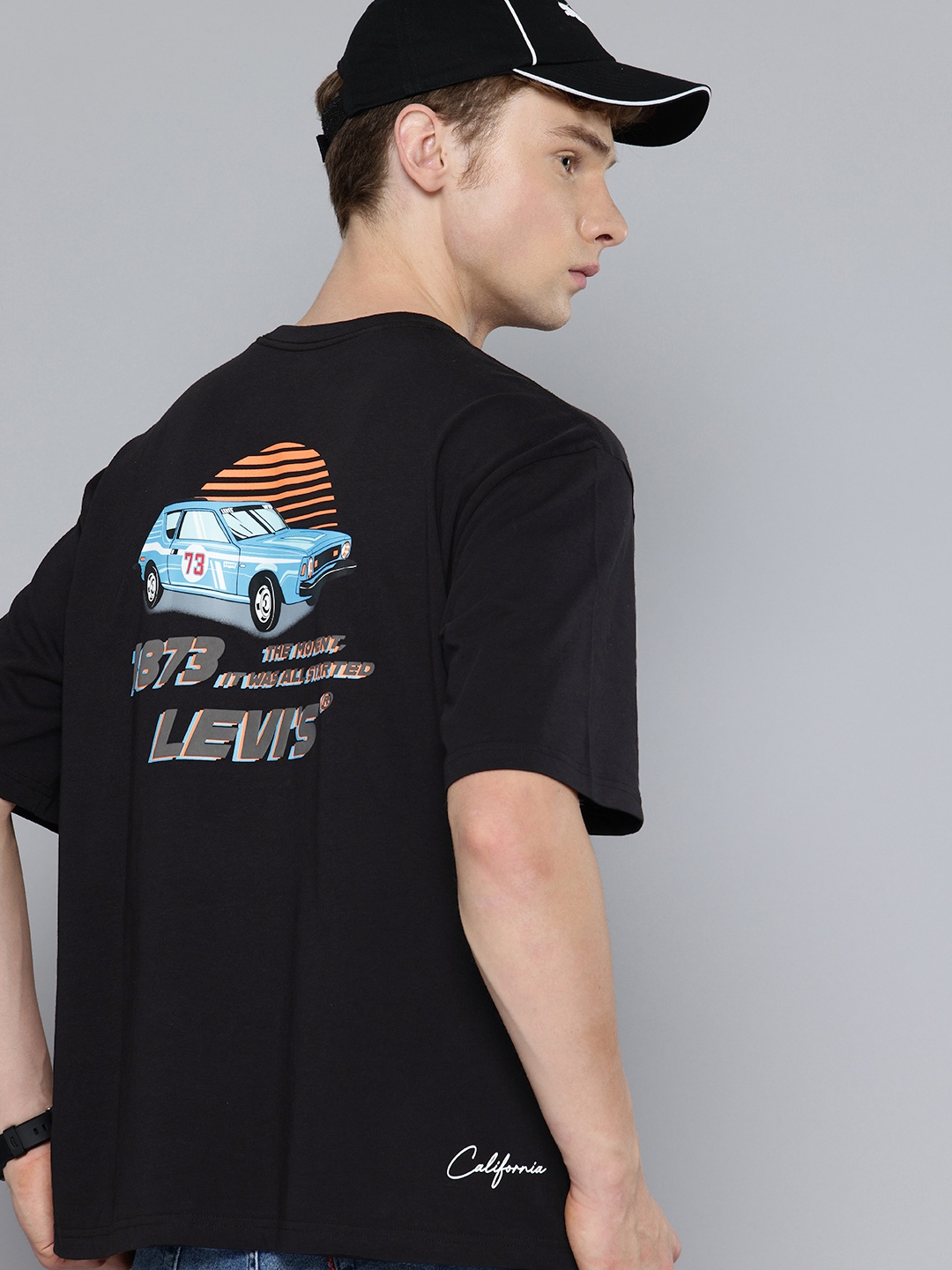 

Levis Printed Drop-Shoulder Sleeves Relaxed Fit Pure Cotton T-shirt, Black