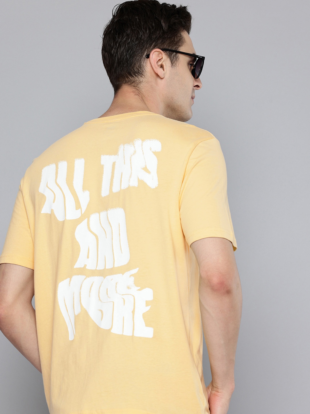 

Levis Pure Cotton Typography Printed T-shirt, Yellow