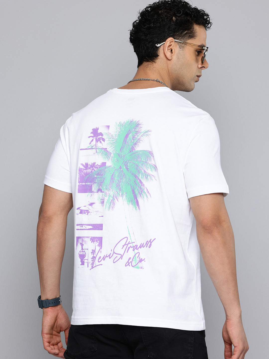 

Levis Pure Cotton Graphic Printed T-shirt, White