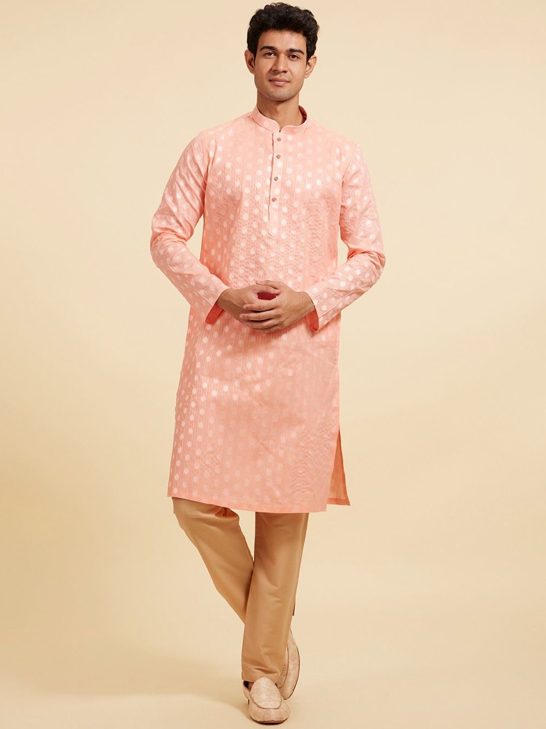 

Diwas by Manyavar Woven Design Cotton Mandarin Collar Straight Kurta, Peach