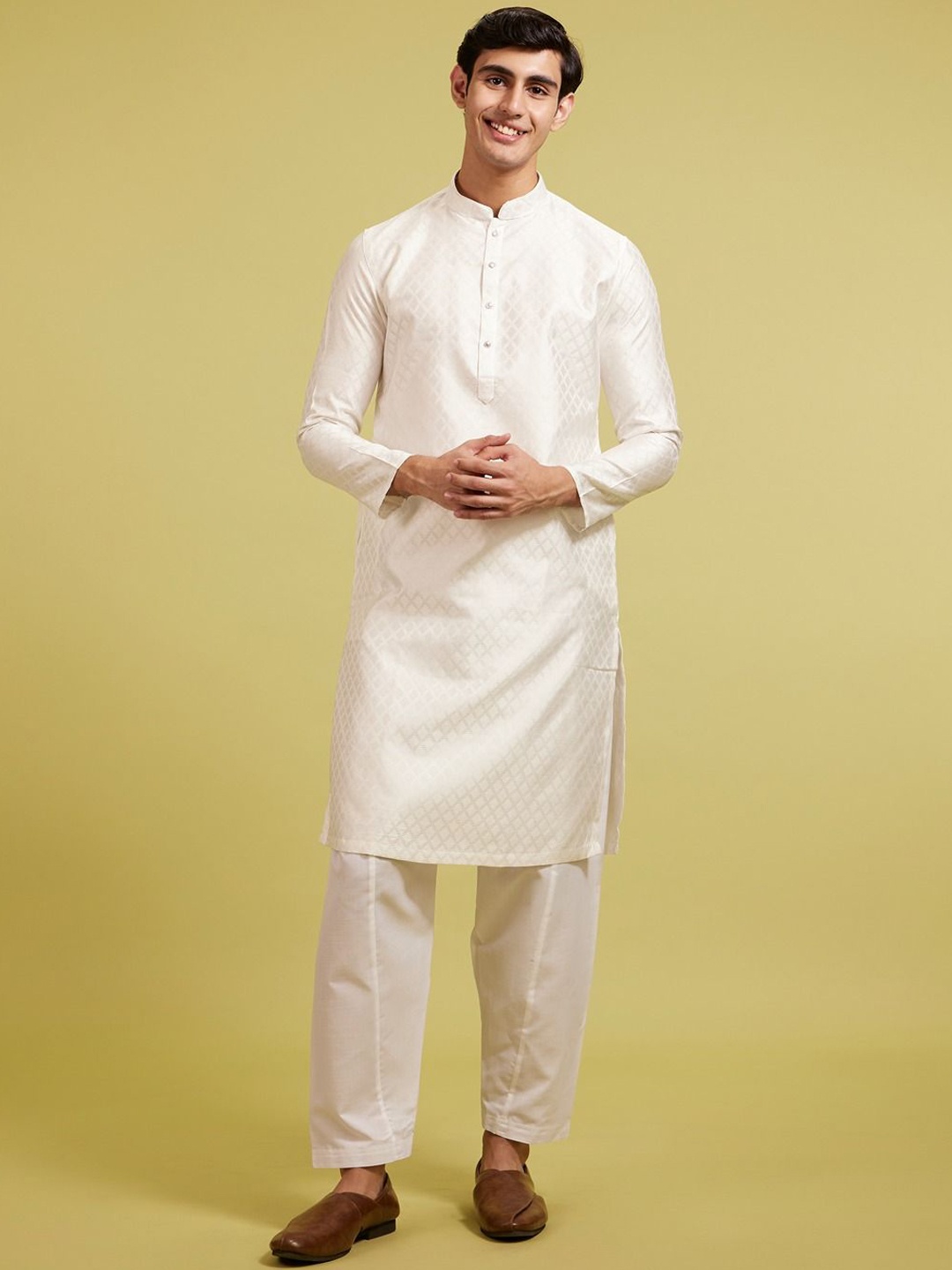 

Diwas by Manyavar Woven Design Mandarin Collar Straight Kurta, White
