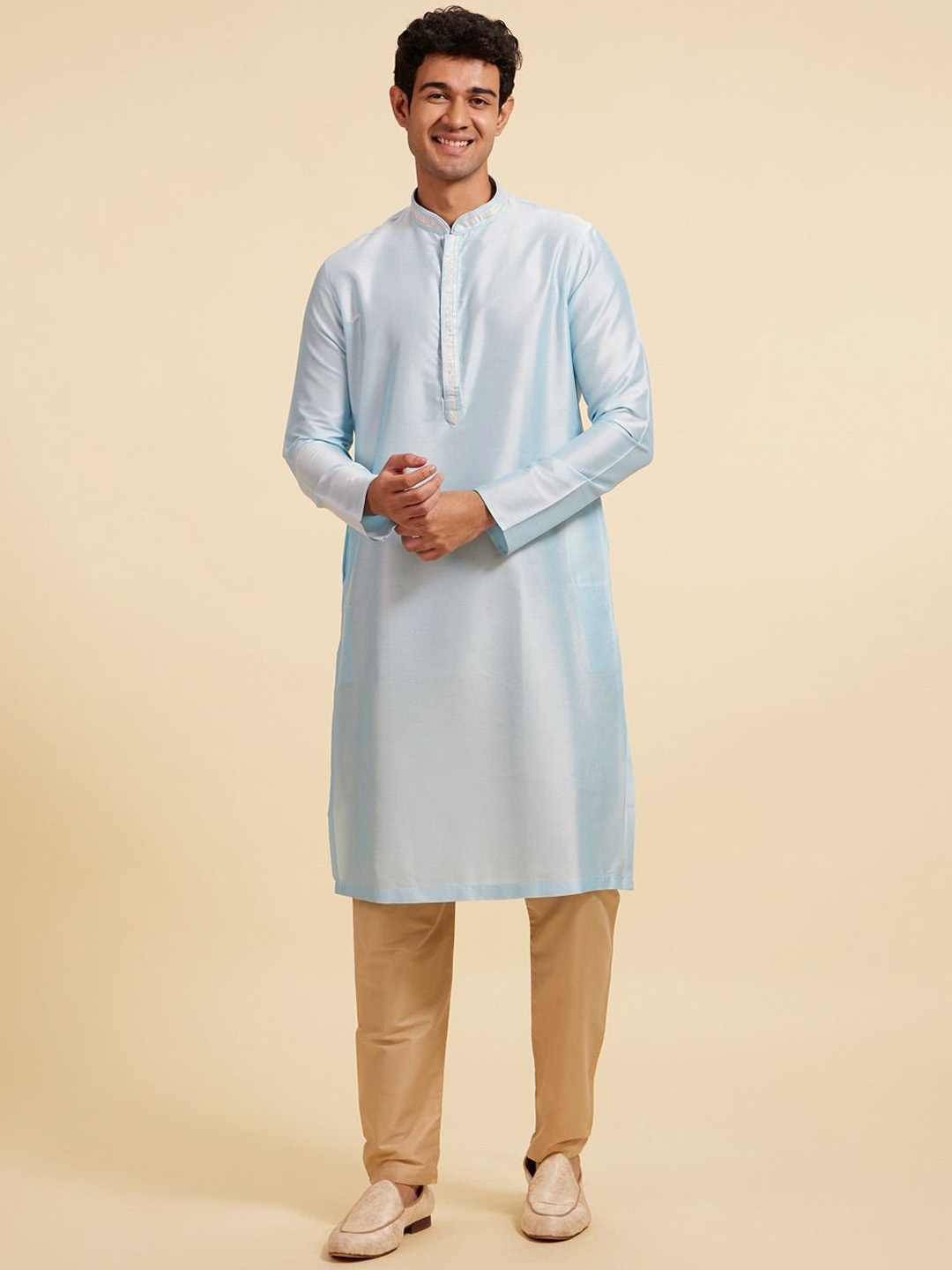 

Diwas by Manyavar Thread Work Mandarin Collar Straight Kurta, Blue
