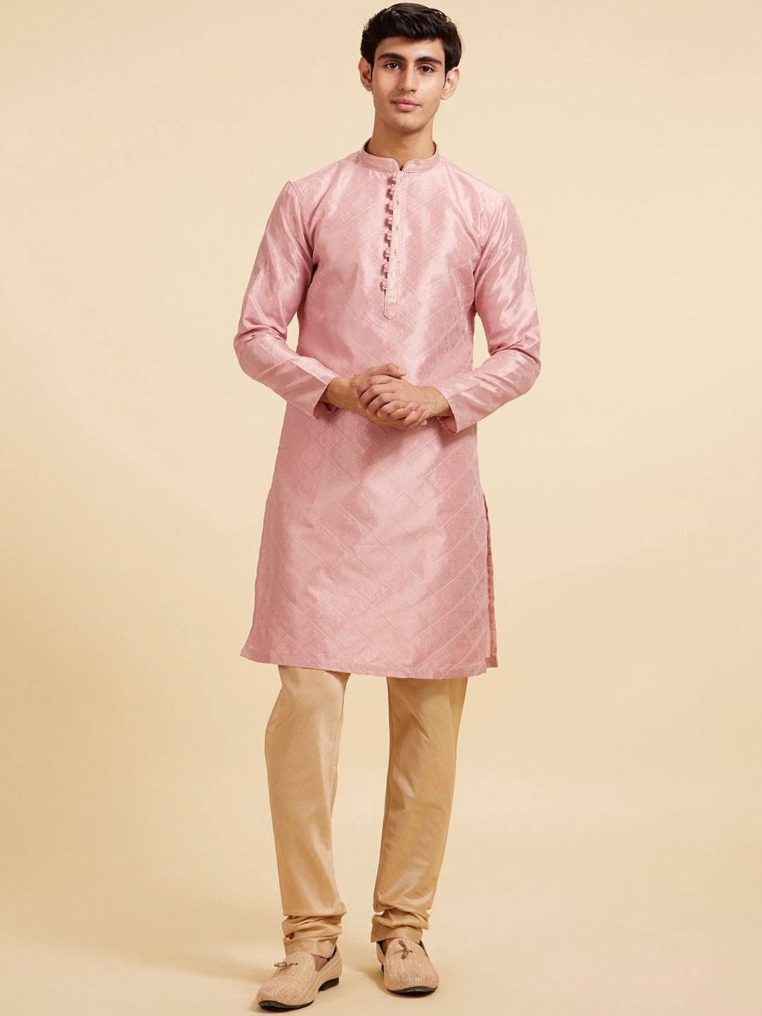 

Diwas by Manyavar Woven Design Floral Embroidered Mandarin Collar Straight Kurta, Pink