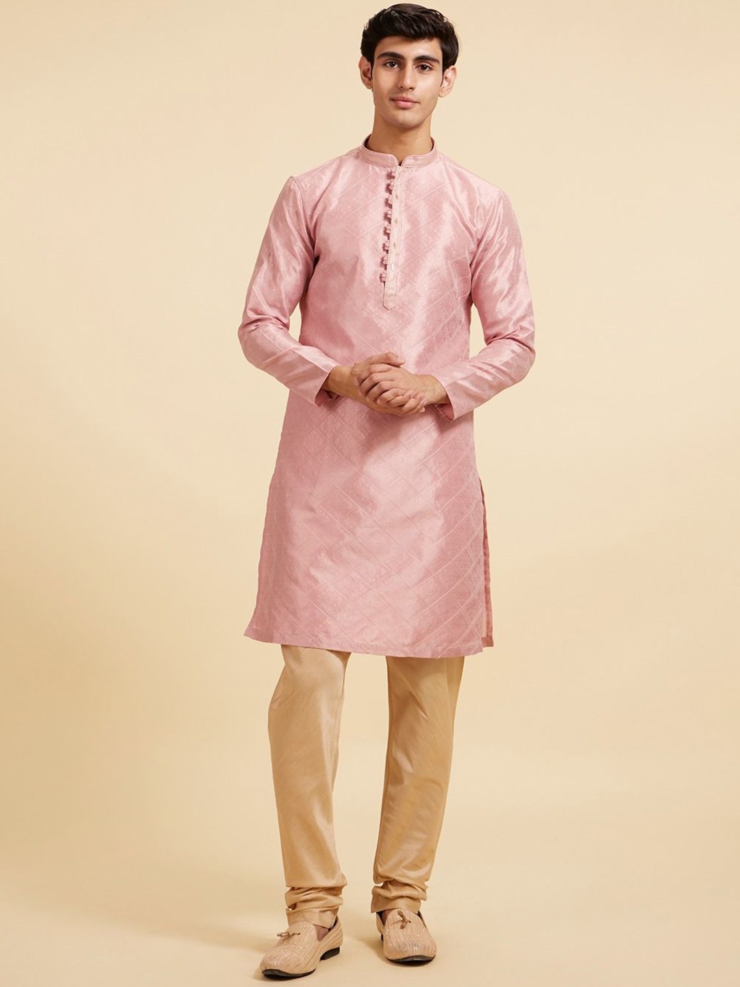 

Diwas by Manyavar Checked Self Design Floral Embroidered Mandarin Collar Straight Kurta, Pink