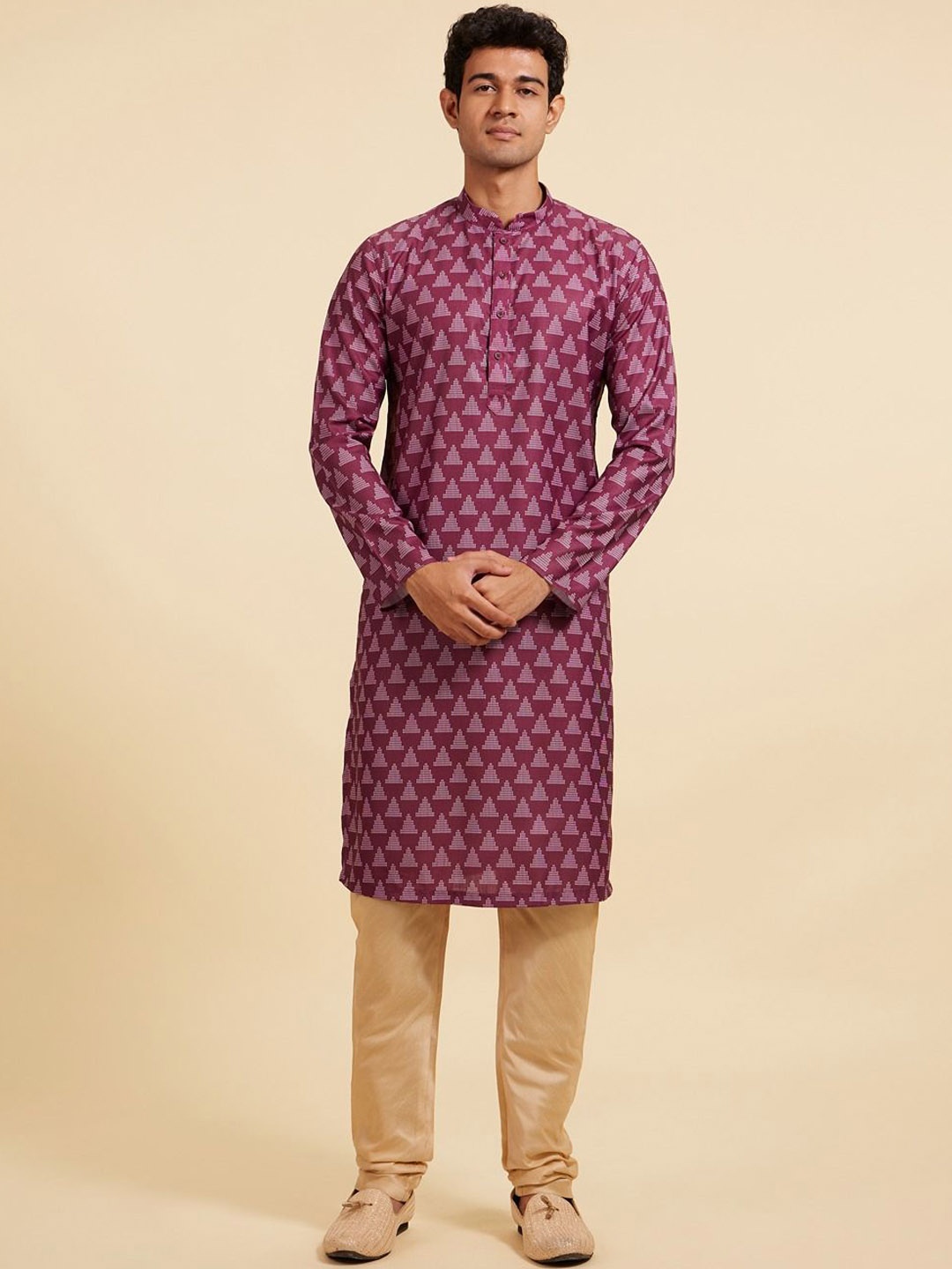 

Diwas by Manyavar Geometric Printed Woven Design Cotton Mandarin Collar Straight Kurta, Purple