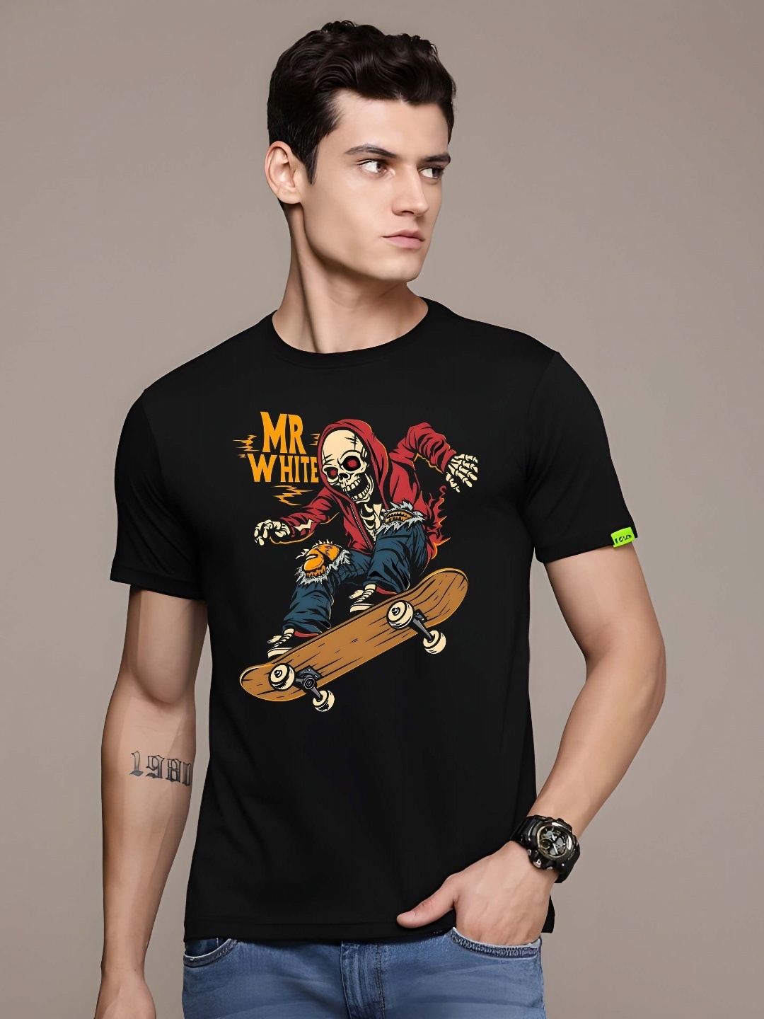 

KAIDO Men Graphic Printed Round Neck Cotton T-shirt, Black