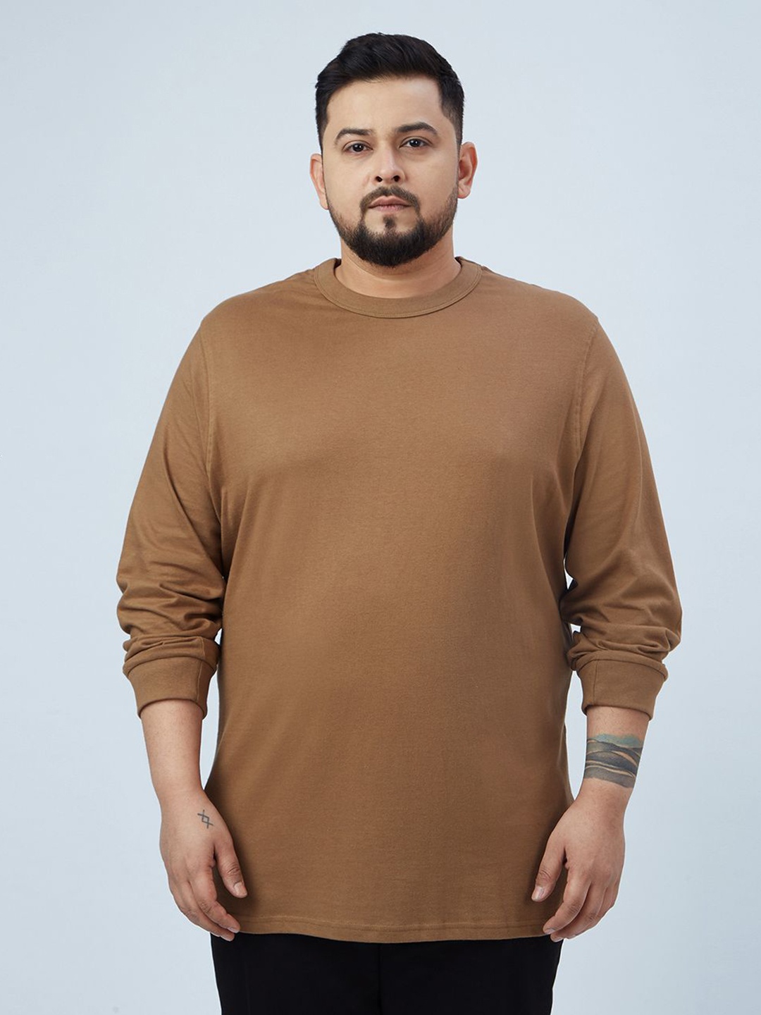 

Santonio Men Plus Size Solid Round Neck Cotton T-shirt, Brown