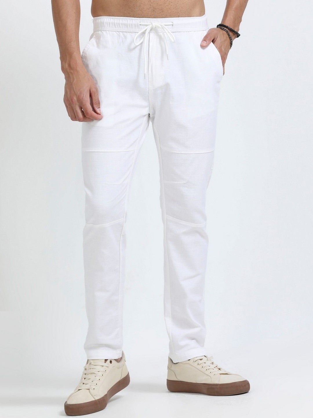 

NEVER NEUD Men Relaxed Linen Traveller Trousers, White
