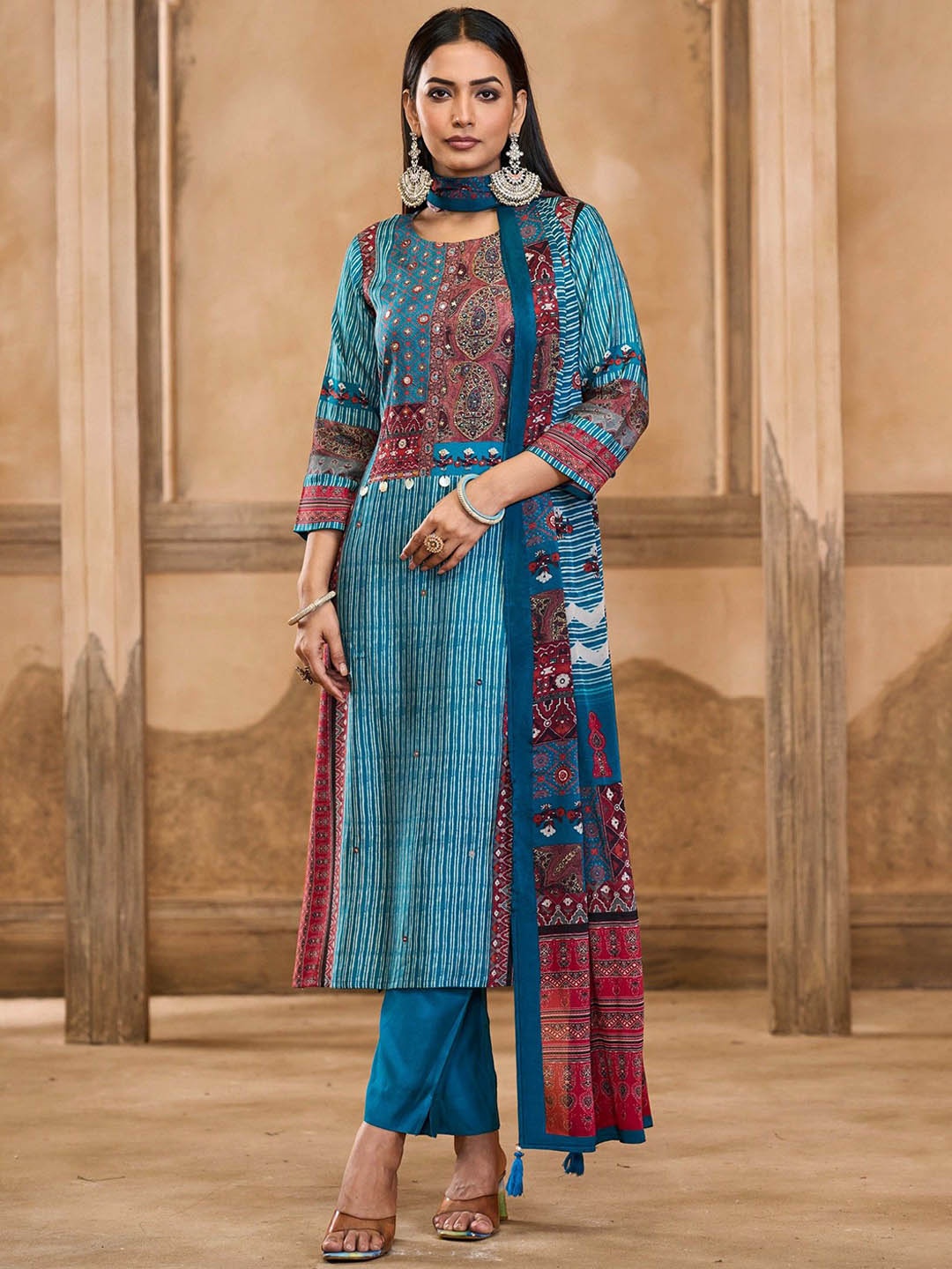 

Label Khoj Embroidered Straight Pure Silk Kurta With Trousers And Dupatta, Green