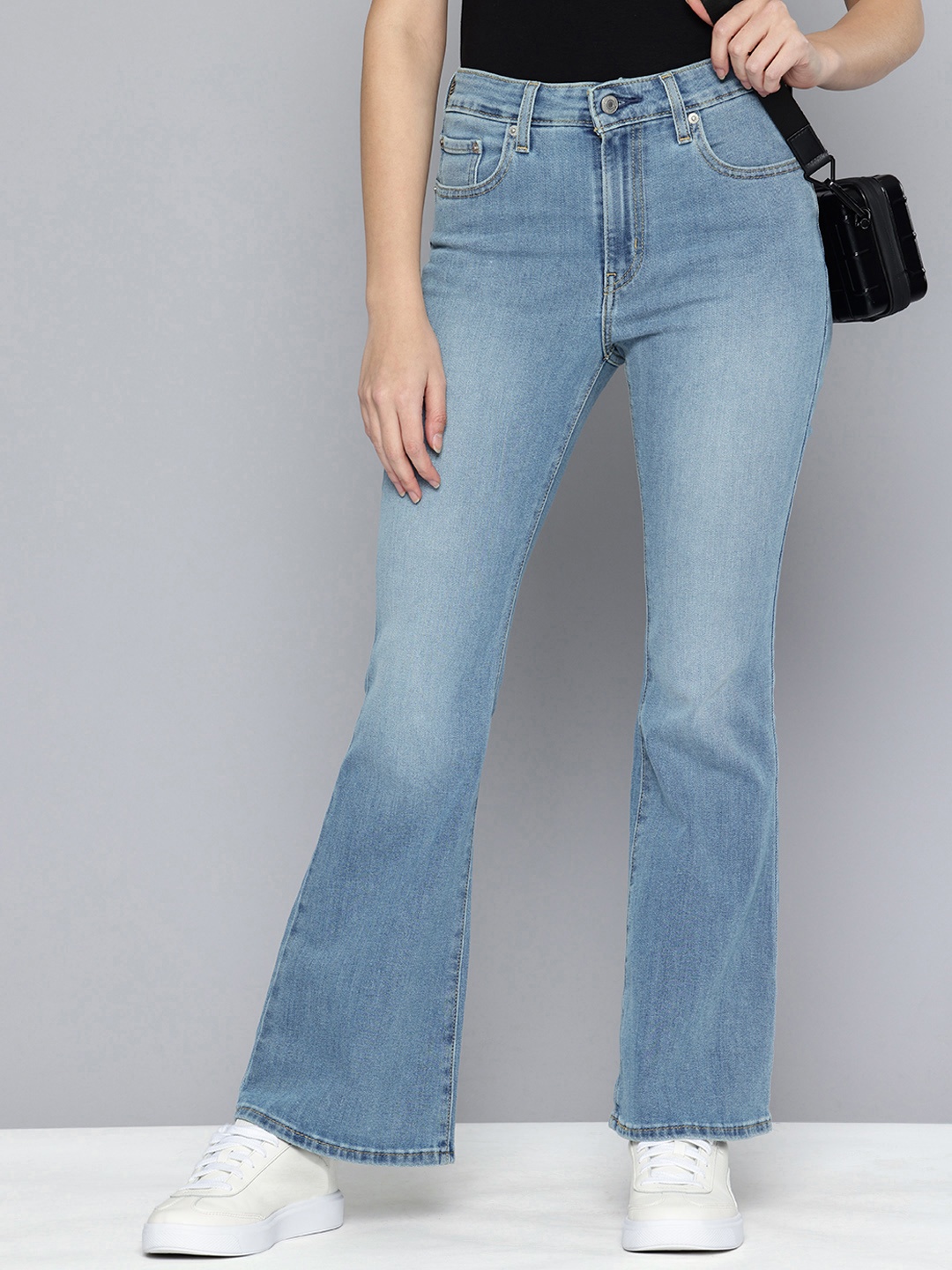 

Levis Women 726 Flared High-Rise Light Fade Stretchable Jeans, Blue