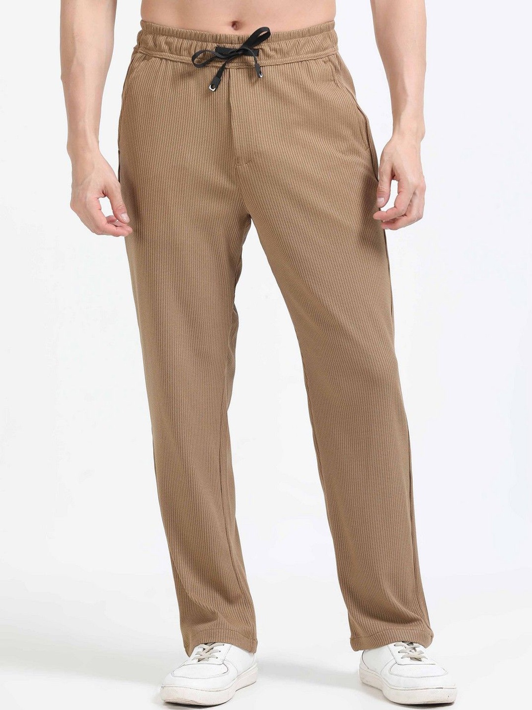 

NEVER NEUD Men Relaxed Popcorn Traveller Trousers, Brown