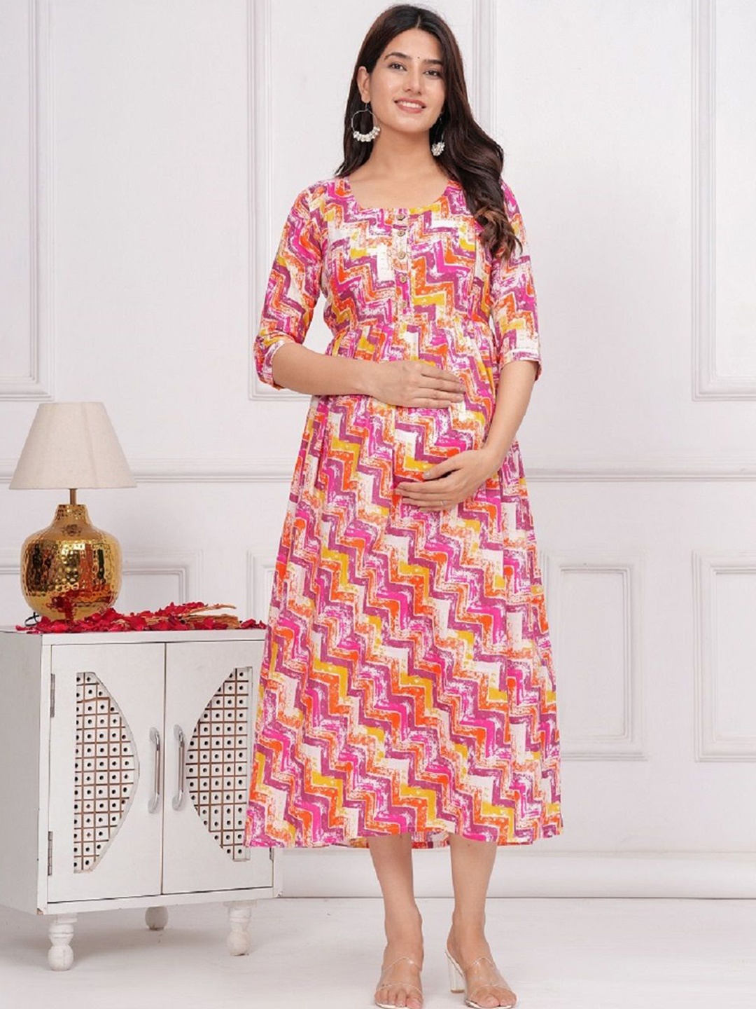 

Nevisha Style Chevron Printed Round Neck Maternity Cotton Fit and Flare Dress, Pink