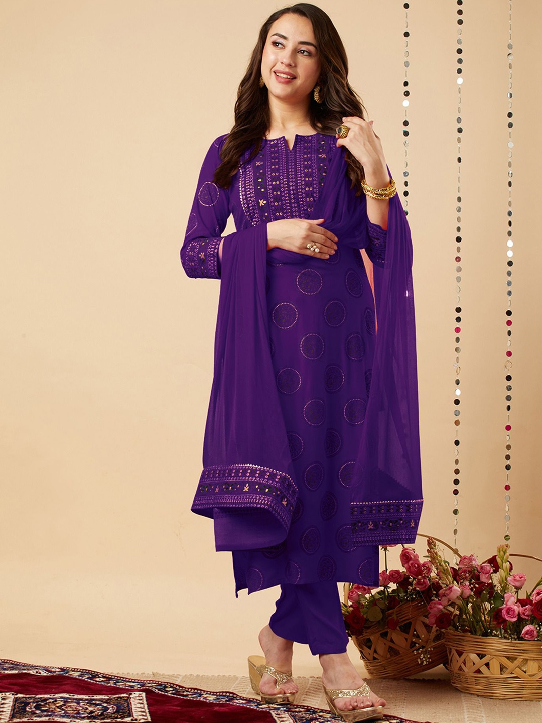 

GoSriKi Geometric Printed Notch Neck Straight Kurta With Trousers And Dupatta, Purple