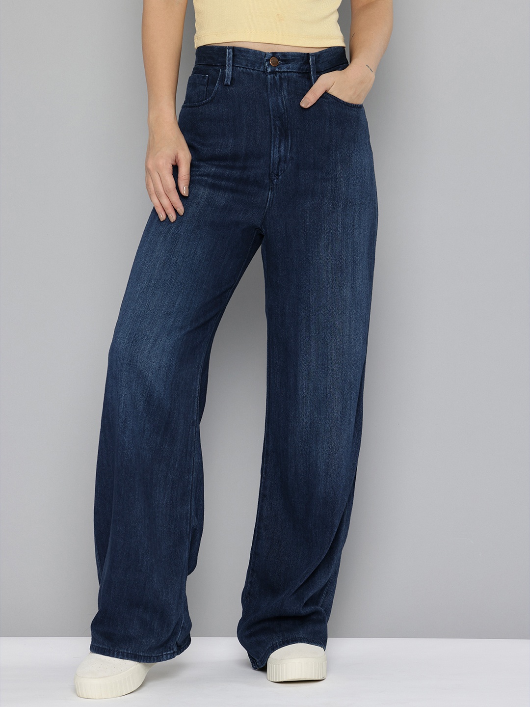 

Levis Women Wide Leg High-Rise Light Fade Jeans, Blue