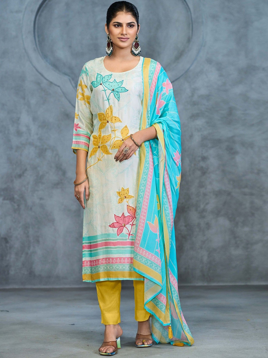 

Label Khoj Floral Embroidered Sequinned Straight Pure Silk Kurta With Trouser And Dupatta, White