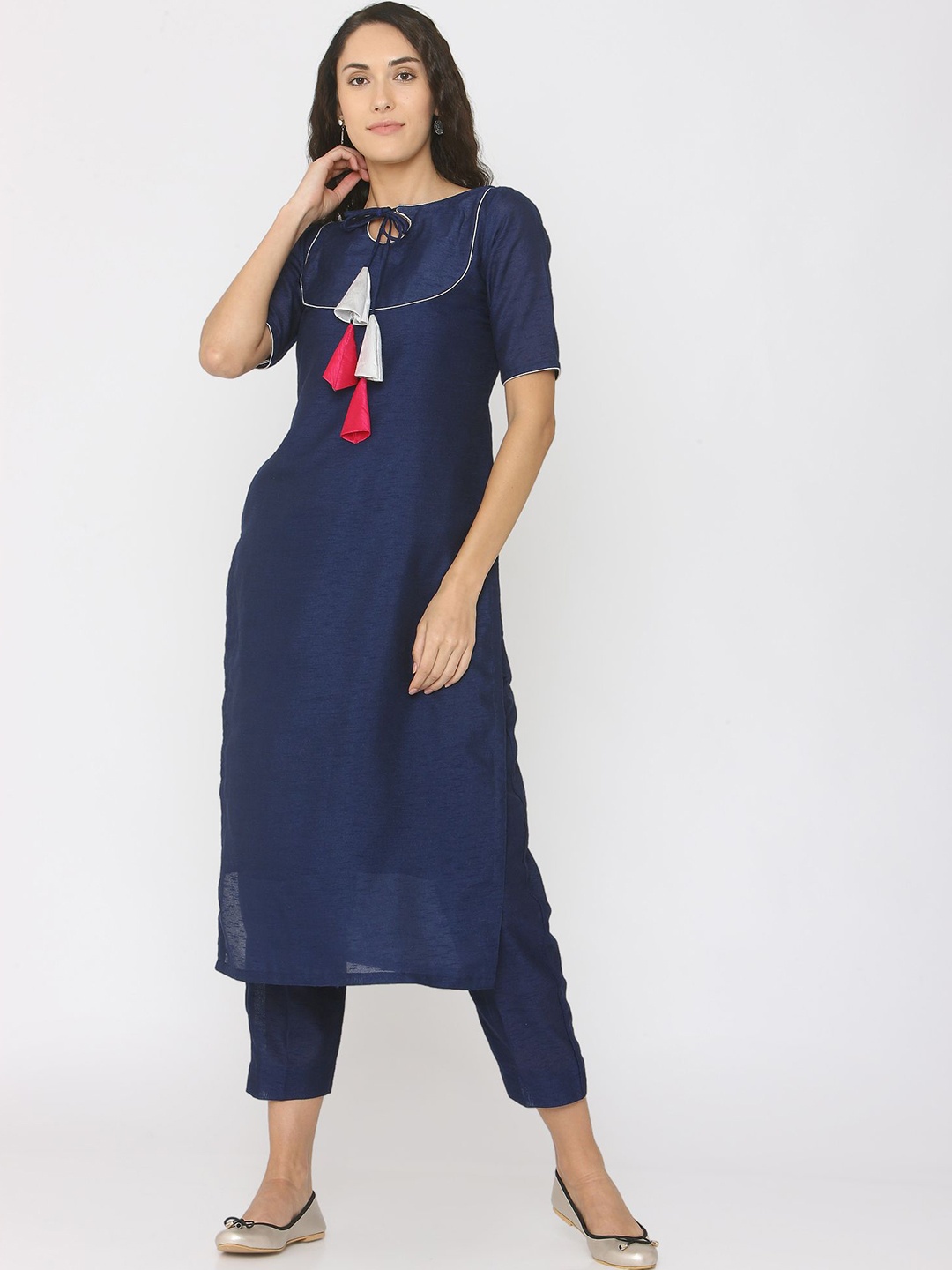 

SHADES OF FAASHION Round Neck Straight Art Silk Kurta With Trousers, Blue