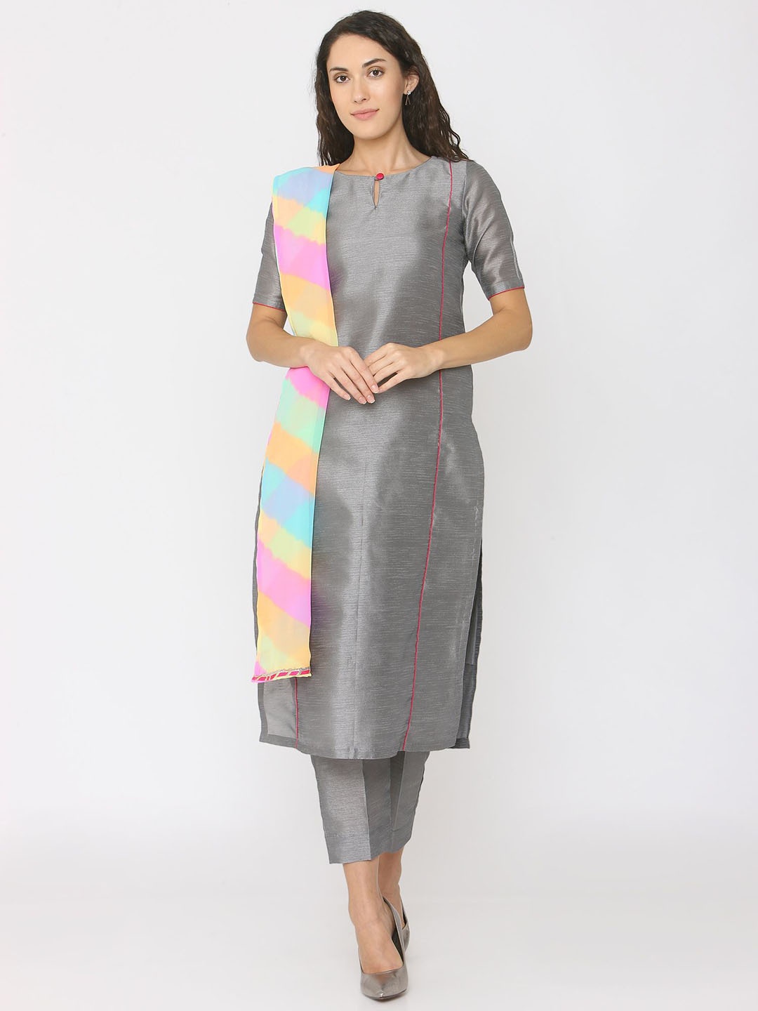 

SHADES OF FAASHION Grey Solid Straight Kurta with Trousers & With Dupatta