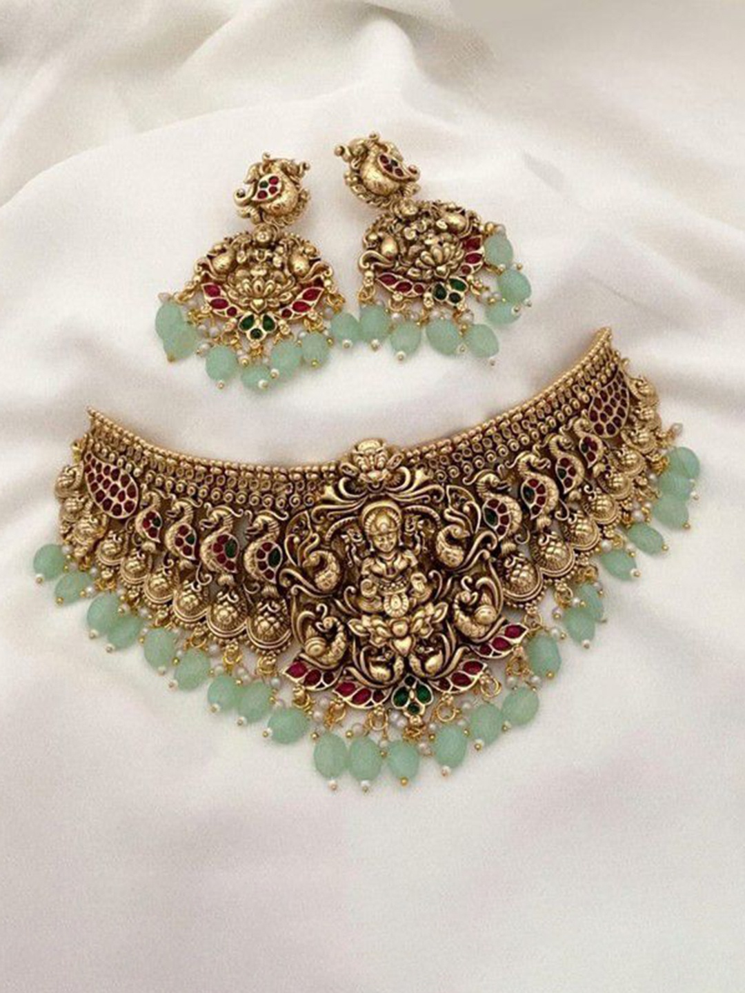 

MYNA Gold-Plated Stone Studded & Pearls Beaded Temple Necklace With Earrings