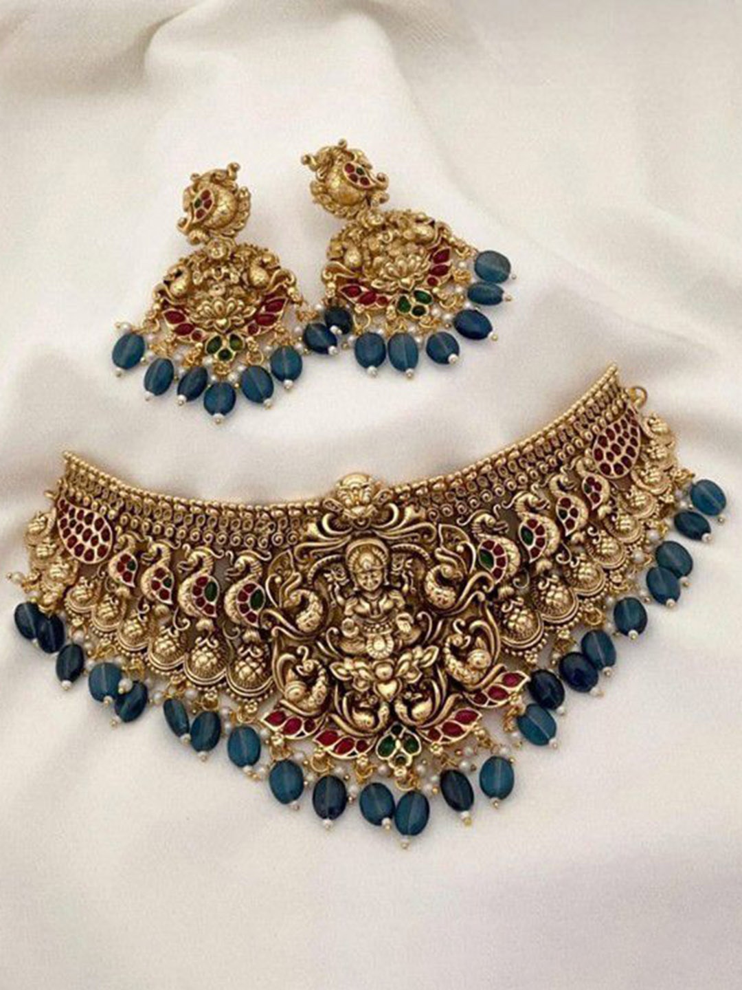 

MYNA Gold-Plated Stone Studded & Pearls Beaded Temple Necklace With Earrings