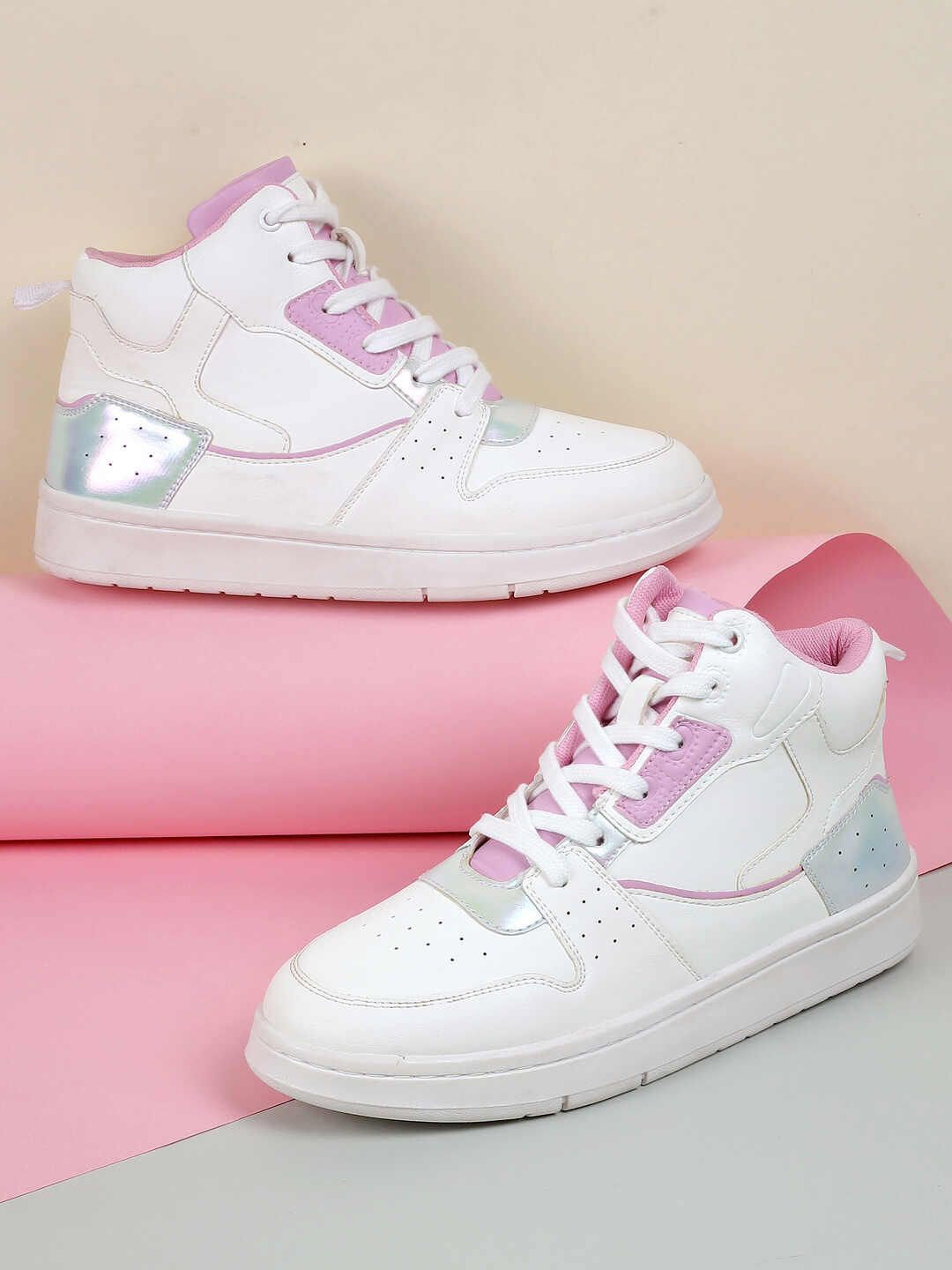 

Metro Women Sneakers, White