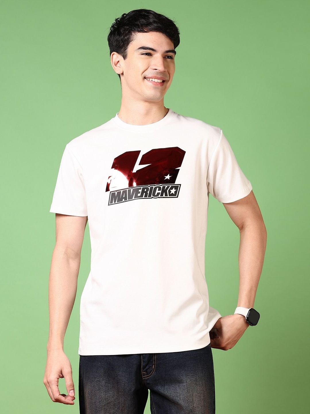 

V-Mart Men Printed Applique T-shirt, White