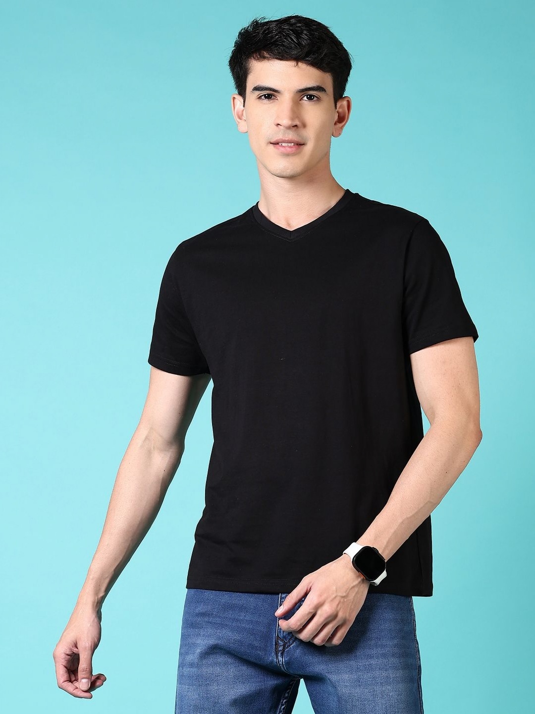 

V-Mart Men Solid V-Neck Cotton T-shirt, Black