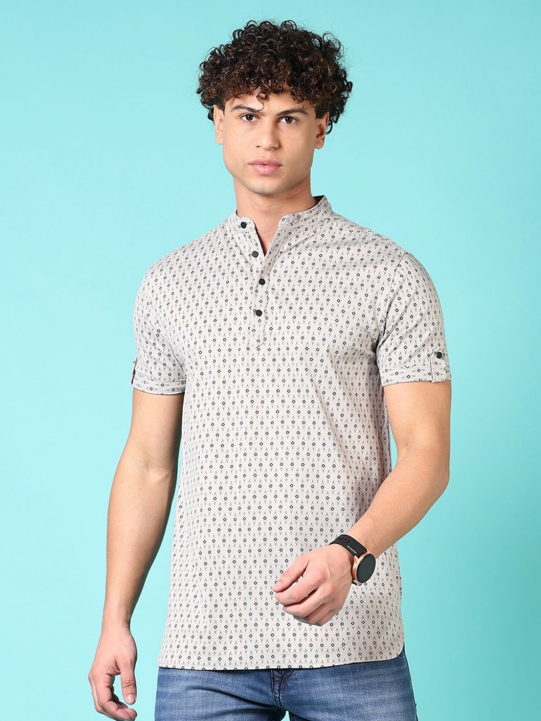 

V-Mart Men Printed Henley Neck T-shirt, Grey