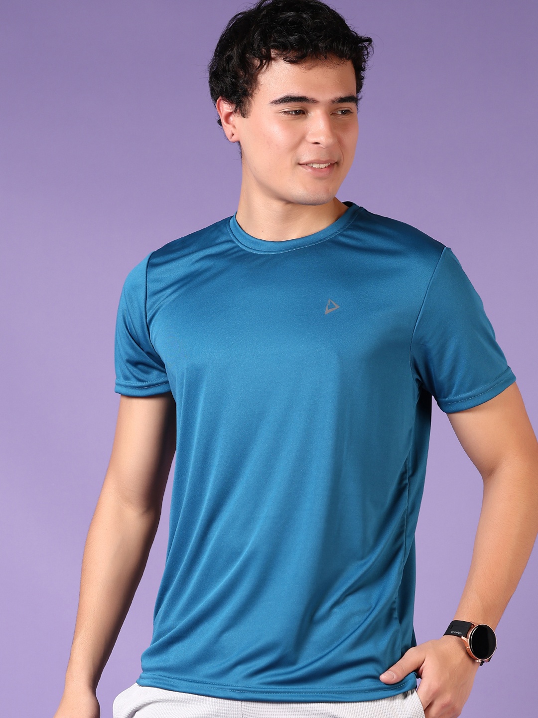 

V-Mart Men Solid Round Neck T-shirt, Teal